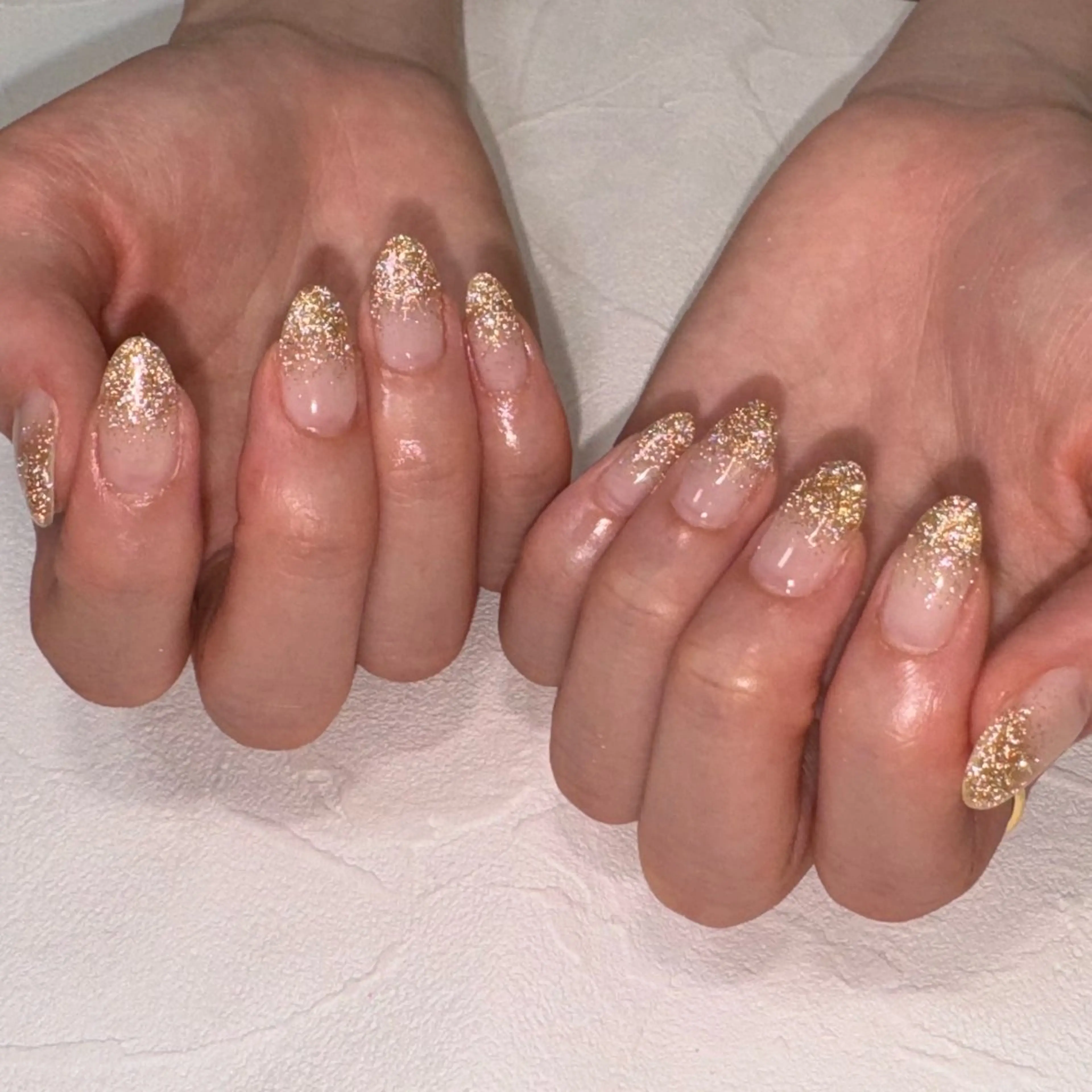 ネイル フラッシュネイル ラメ(グリッター) ラメグラデーション RIEKO🍒 ワンホン♡推しネイルのネイルデザイン