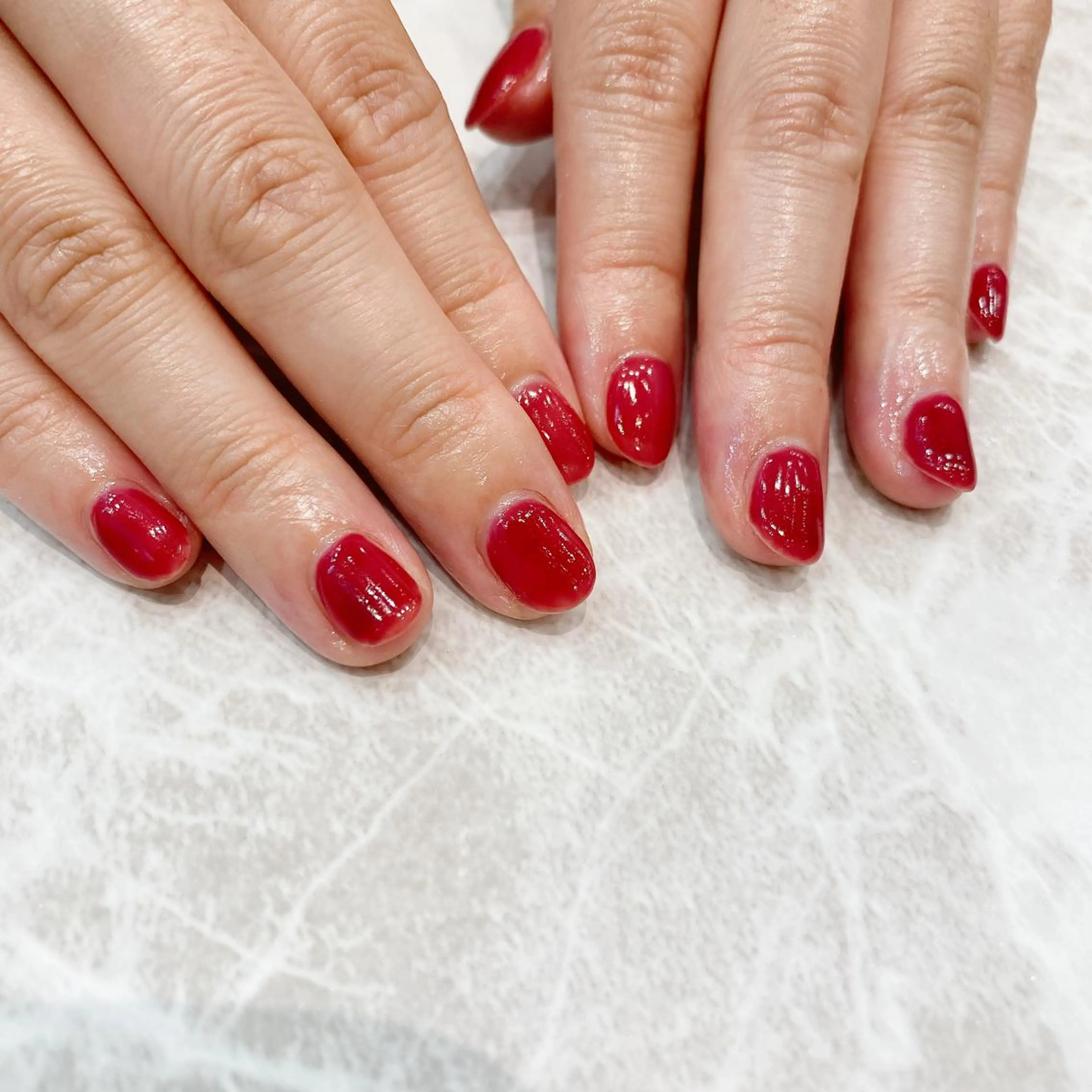 ネイル 赤色 ハンドネイル 関谷 真登佳のネイルデザイン