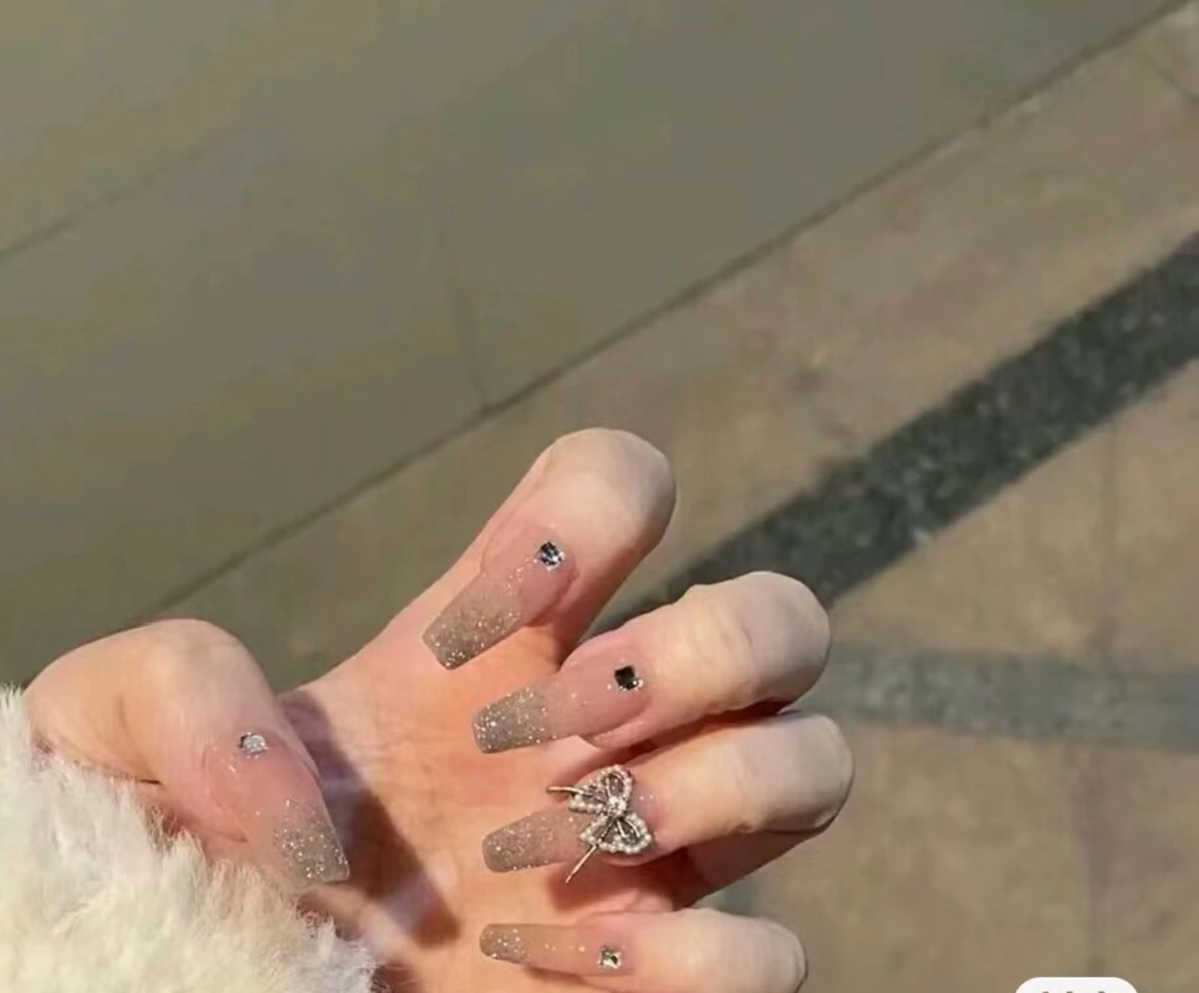 シンプルデザイン➕チップ長さ出し➕パーツつけ放題の写真