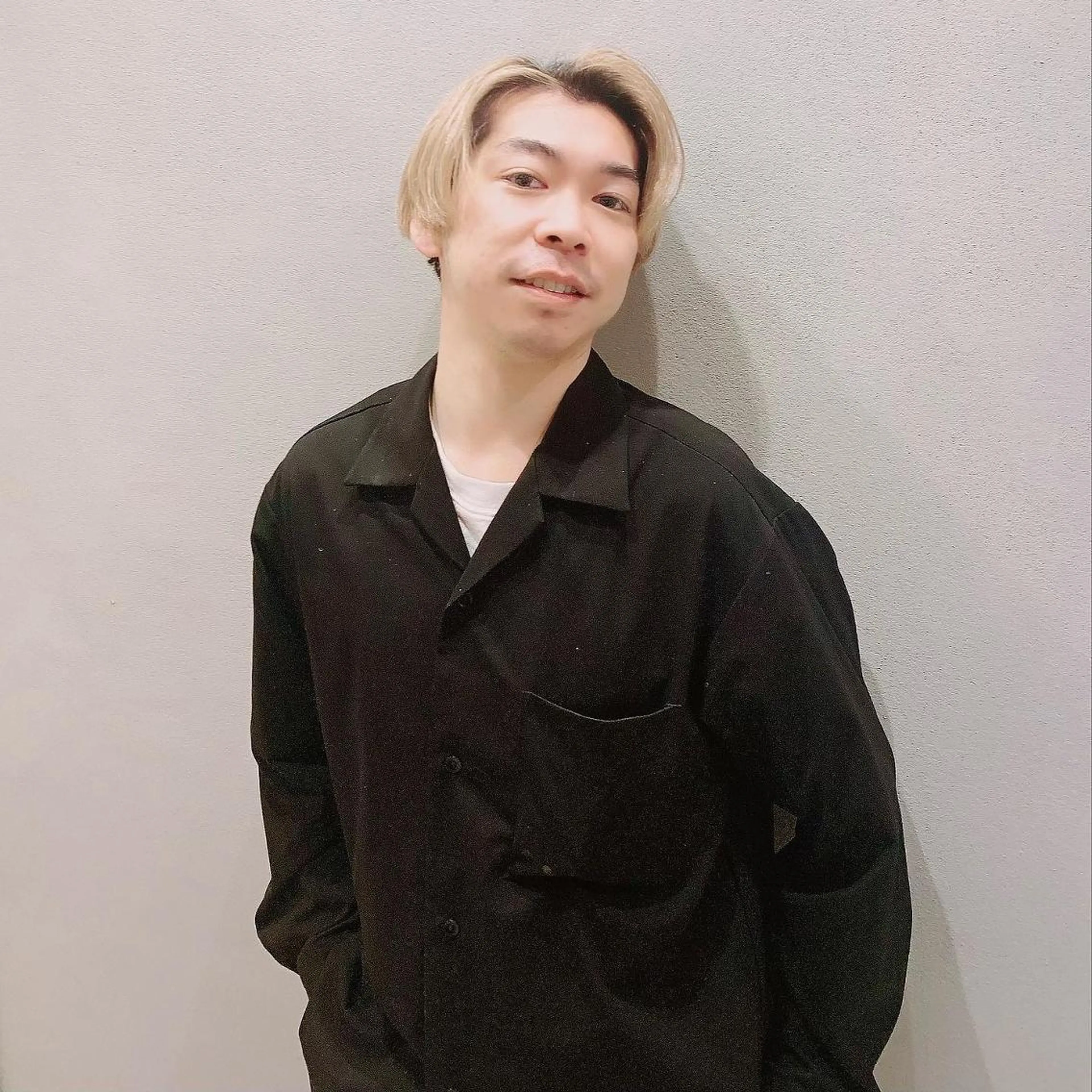 ミディアム カラー パーマ ヘアアレンジ メンズ キッズ ネイル マツエク・マツパ メンズバレイヤージュ メンズブリーチ バレイヤージュ ブリーチ ブルーカラー サロウィン千葉店所属・髪質改善 艶髪🔵ﾌｾﾅｵﾔのヘアスタイル