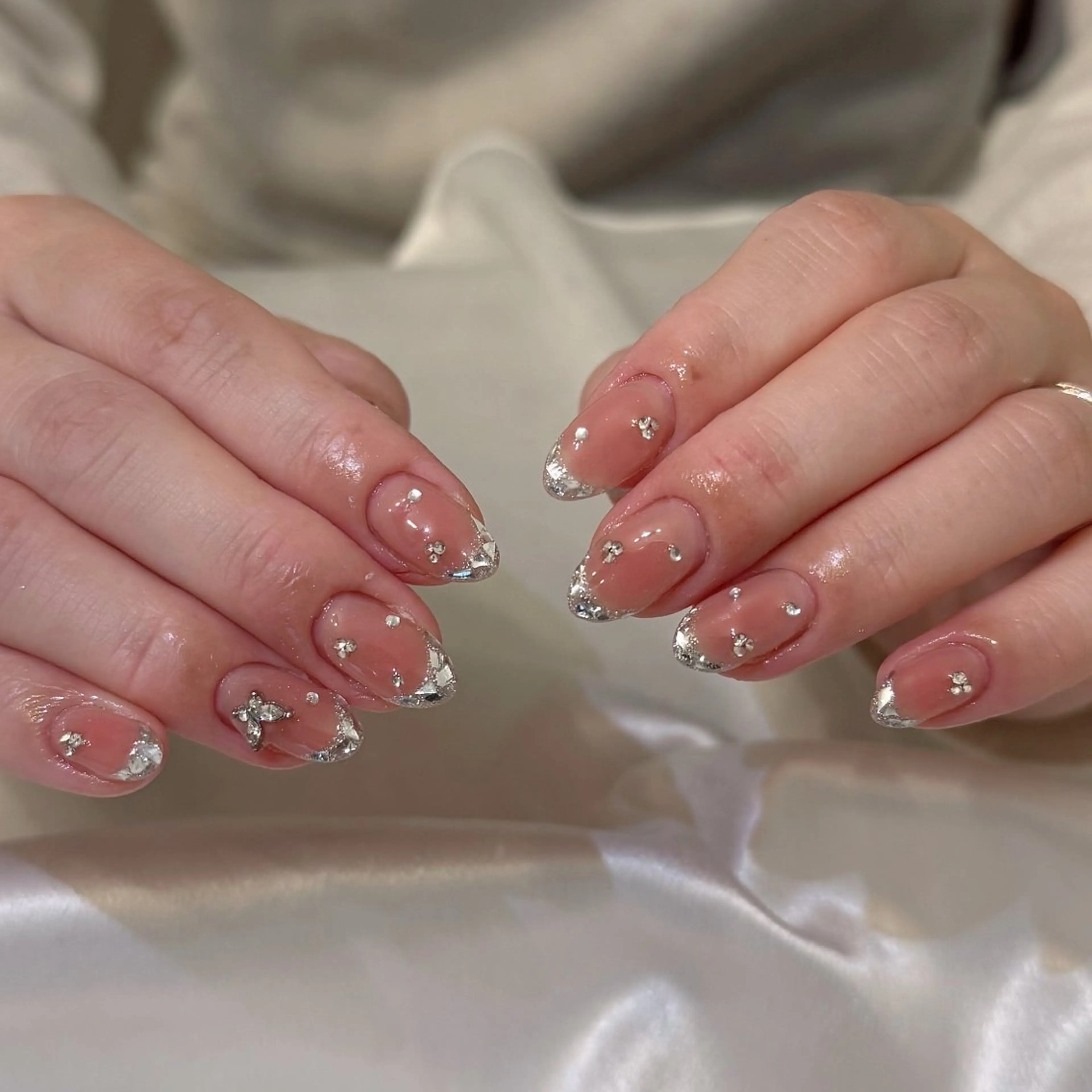 ネイル ハンドネイル シュシュ 🎀 girly nailのネイルデザイン