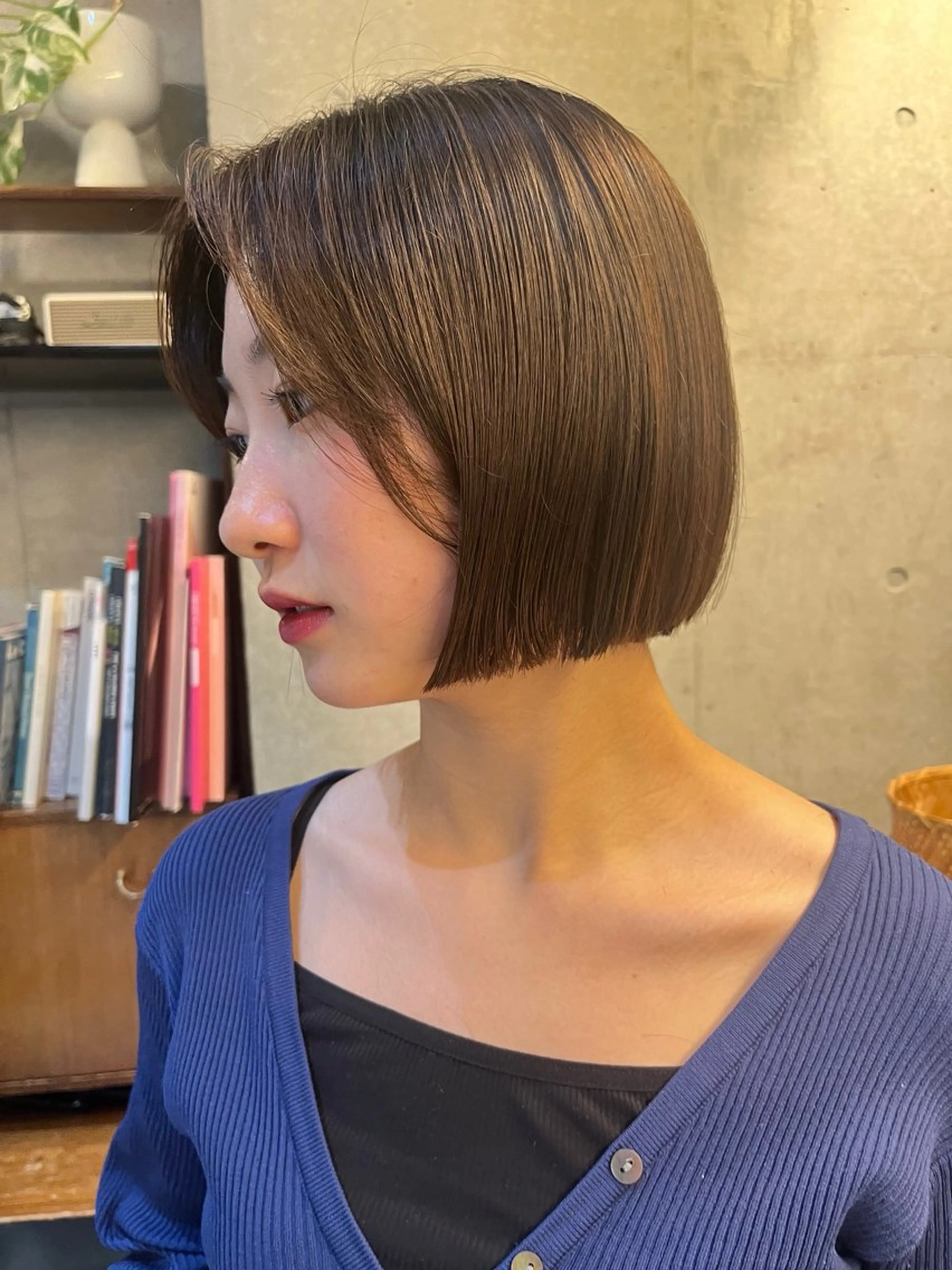 ショート ショートボブ ボブレイヤー アッシュ ボブ 顔まわりレイヤー レイヤーカット\ウル フ　chinatsuのヘアスタイル