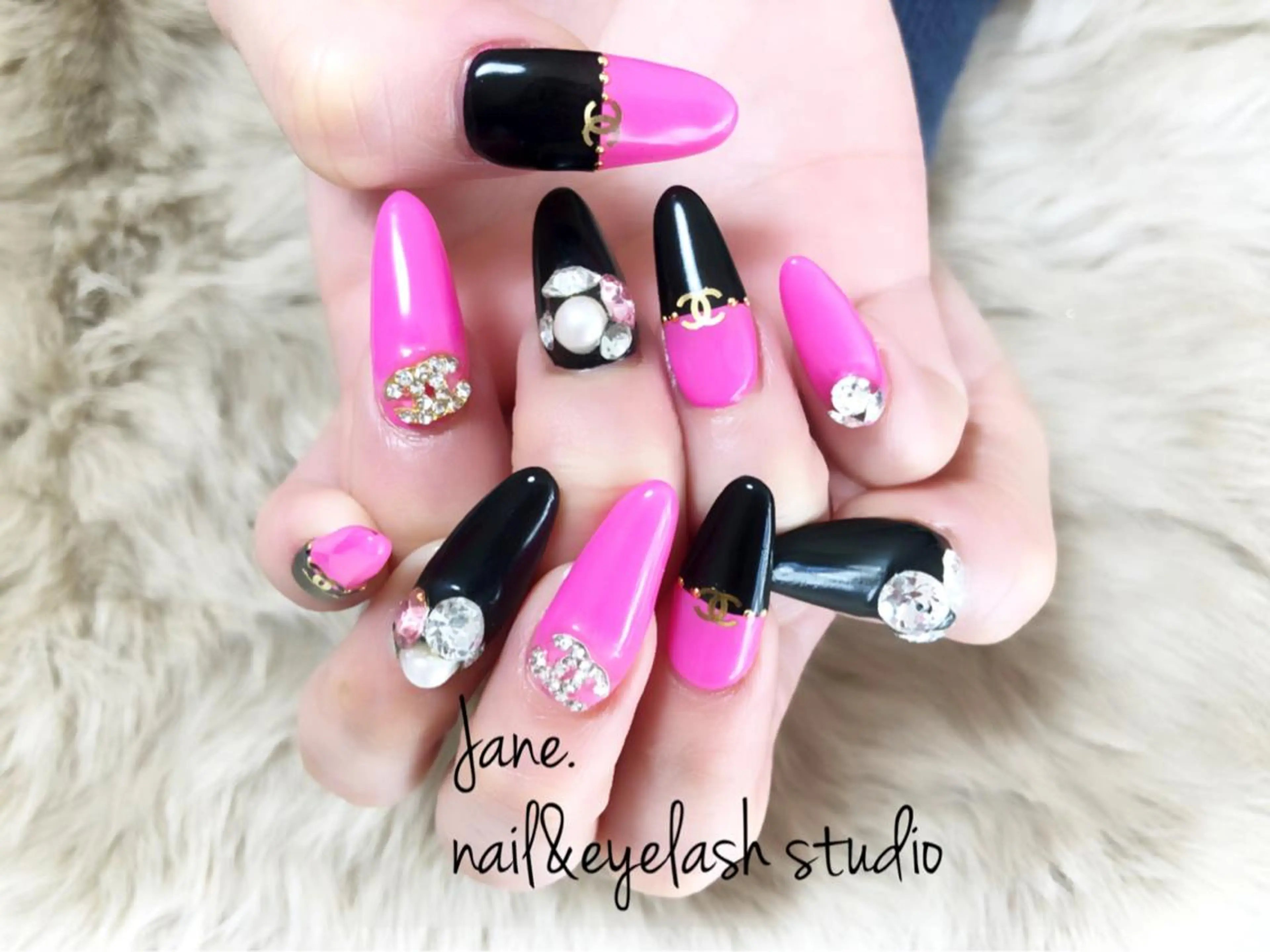 ネイル Yakko pas á pasのネイルデザイン