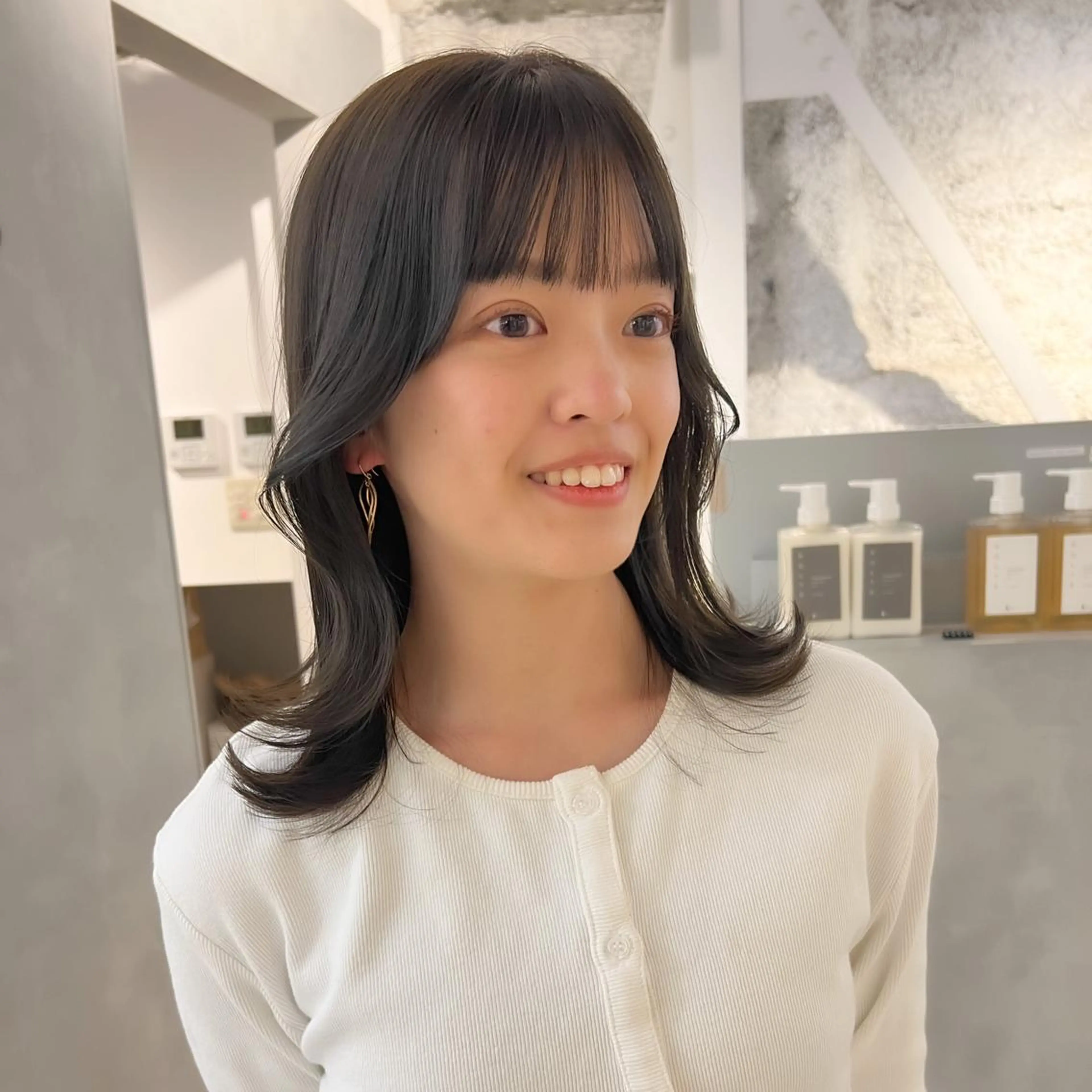 ミディアム パーマ ミディアムパーマ くびれヘア 外ハネヘア カット パーマ トリートメント レイヤーカットのプロ 大人ヘア宮森貴志のヘアスタイル