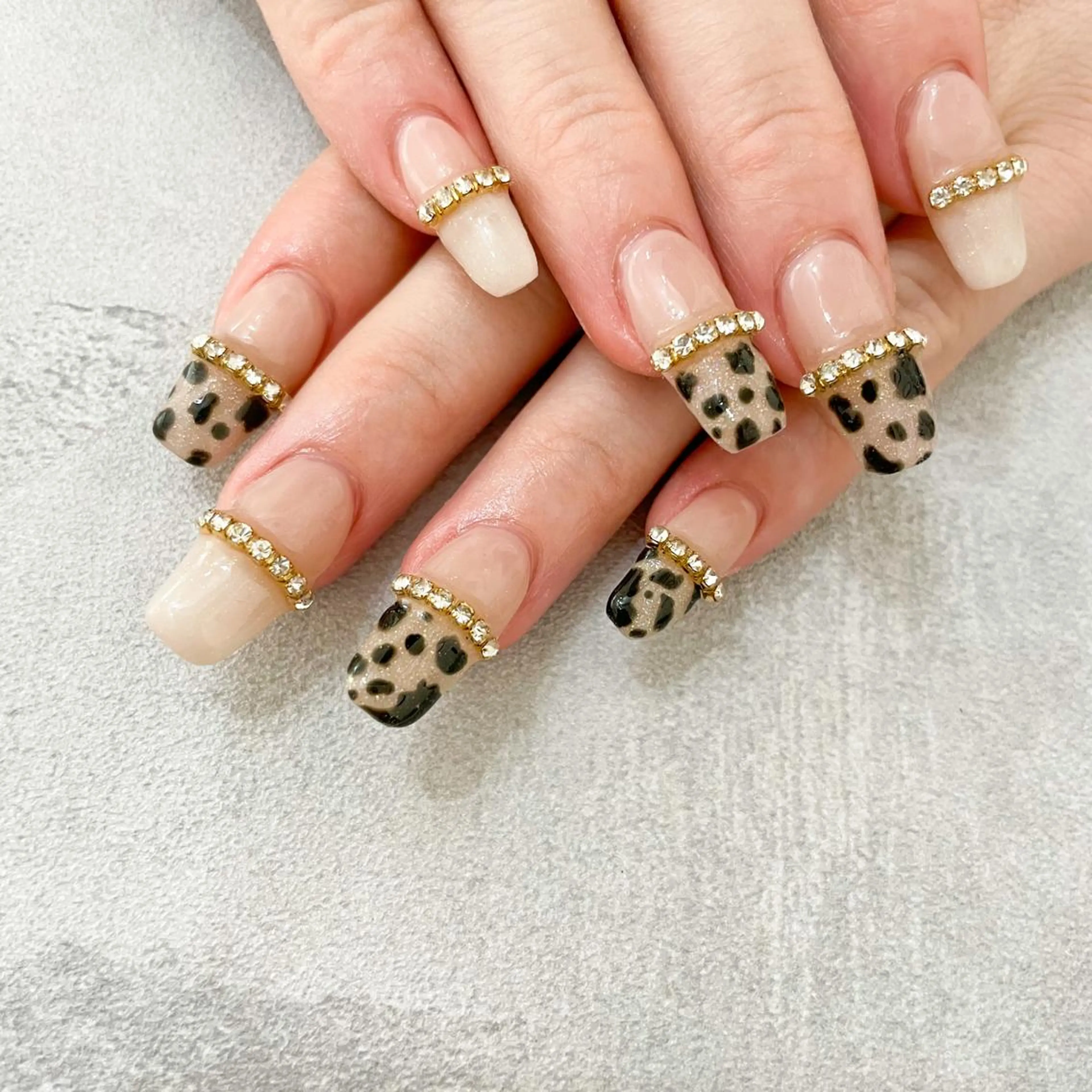 ネイル ハンドネイル ゴテゴテ💙ワンホン リオナのネイルデザイン