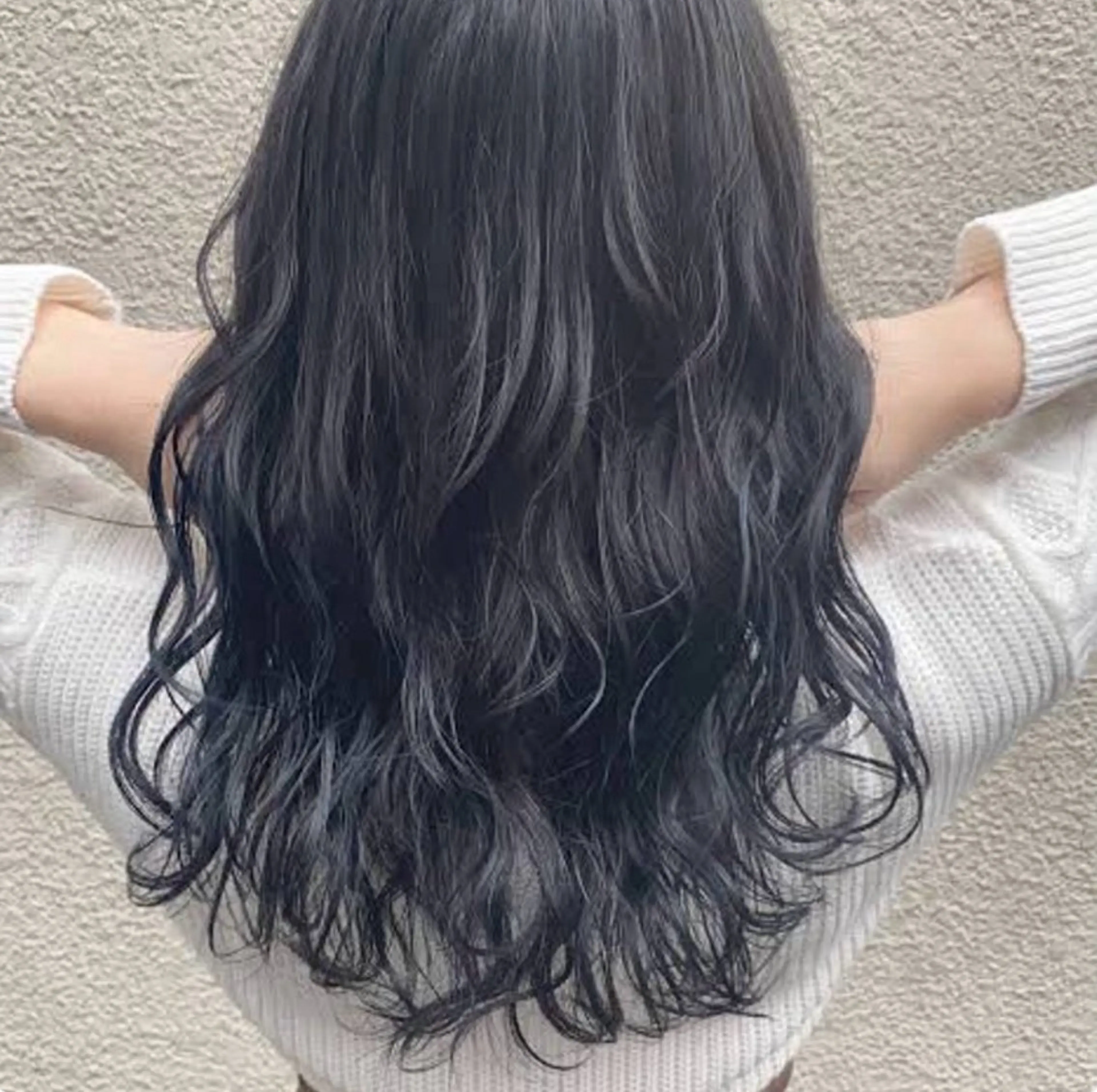 ロング カラー 黒髪 ブリーチ ブルーカラー ブルーブラック ヘアカラー 加藤 つばさのヘアスタイル