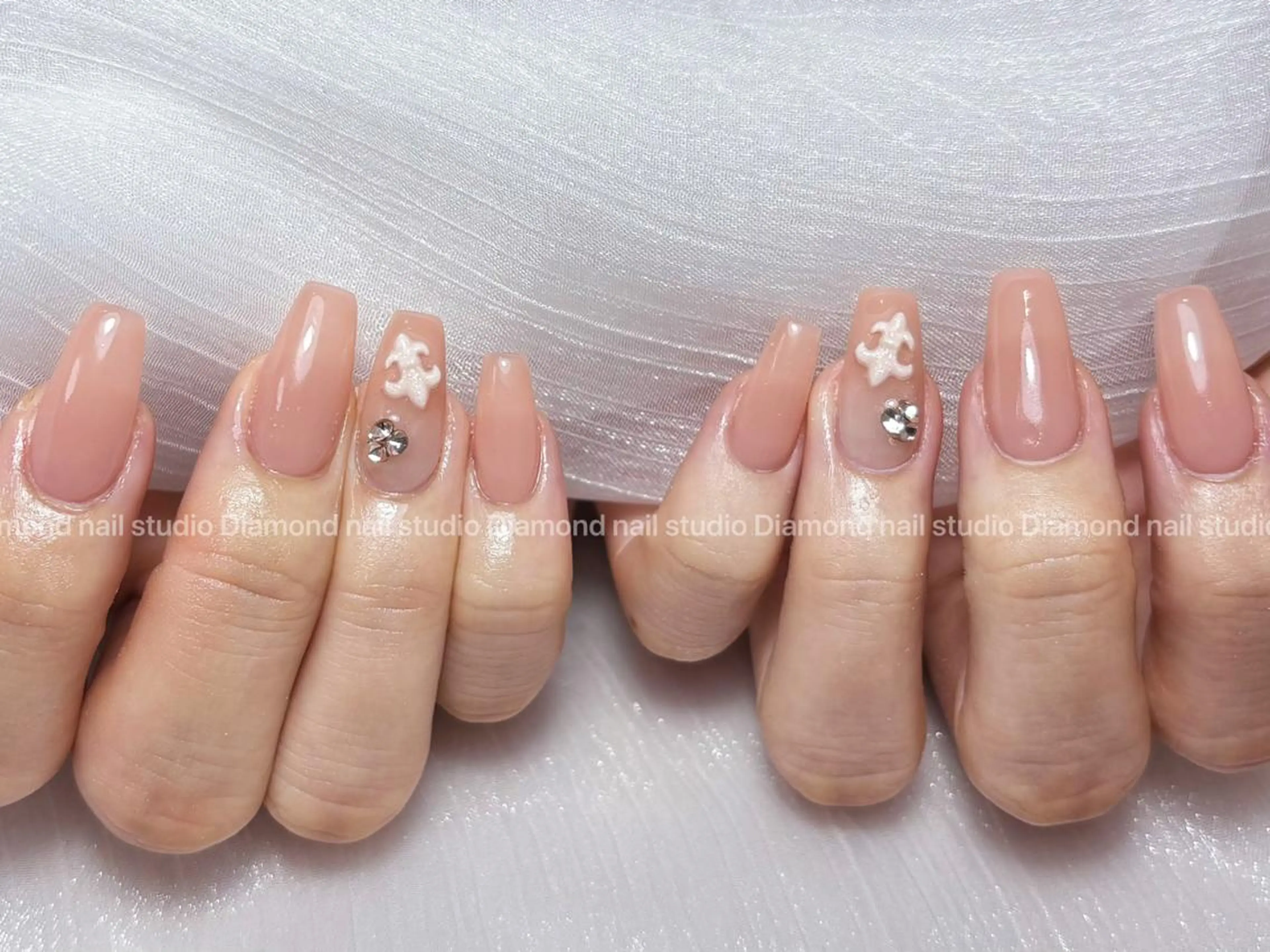 ネイル アートネイル オーロラネイル ガーリー キラキラネイル マグネットネイル ハンドネイル DIAMOND 💅のネイルデザイン