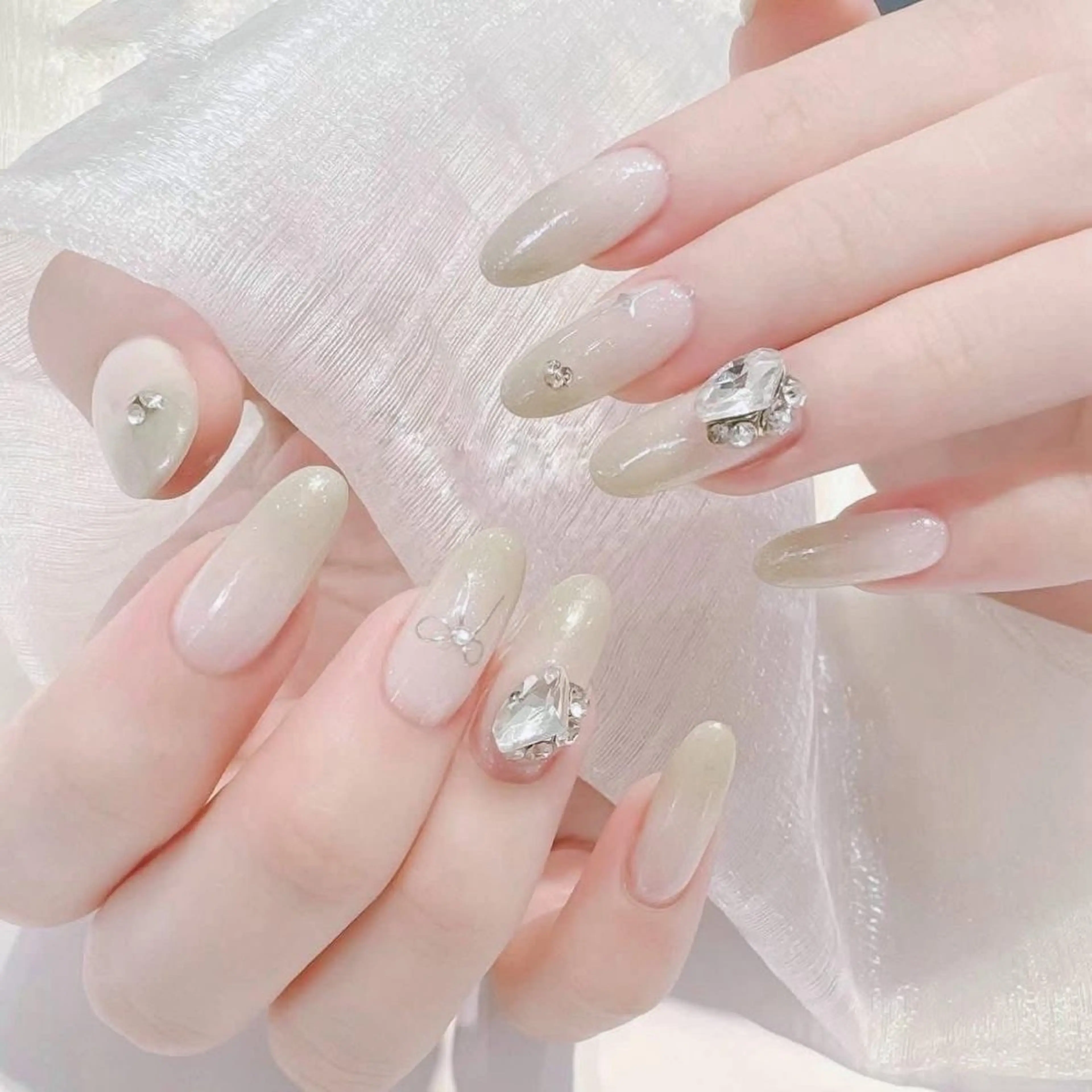 ネイル ハンドネイル T. Leeのネイルデザイン