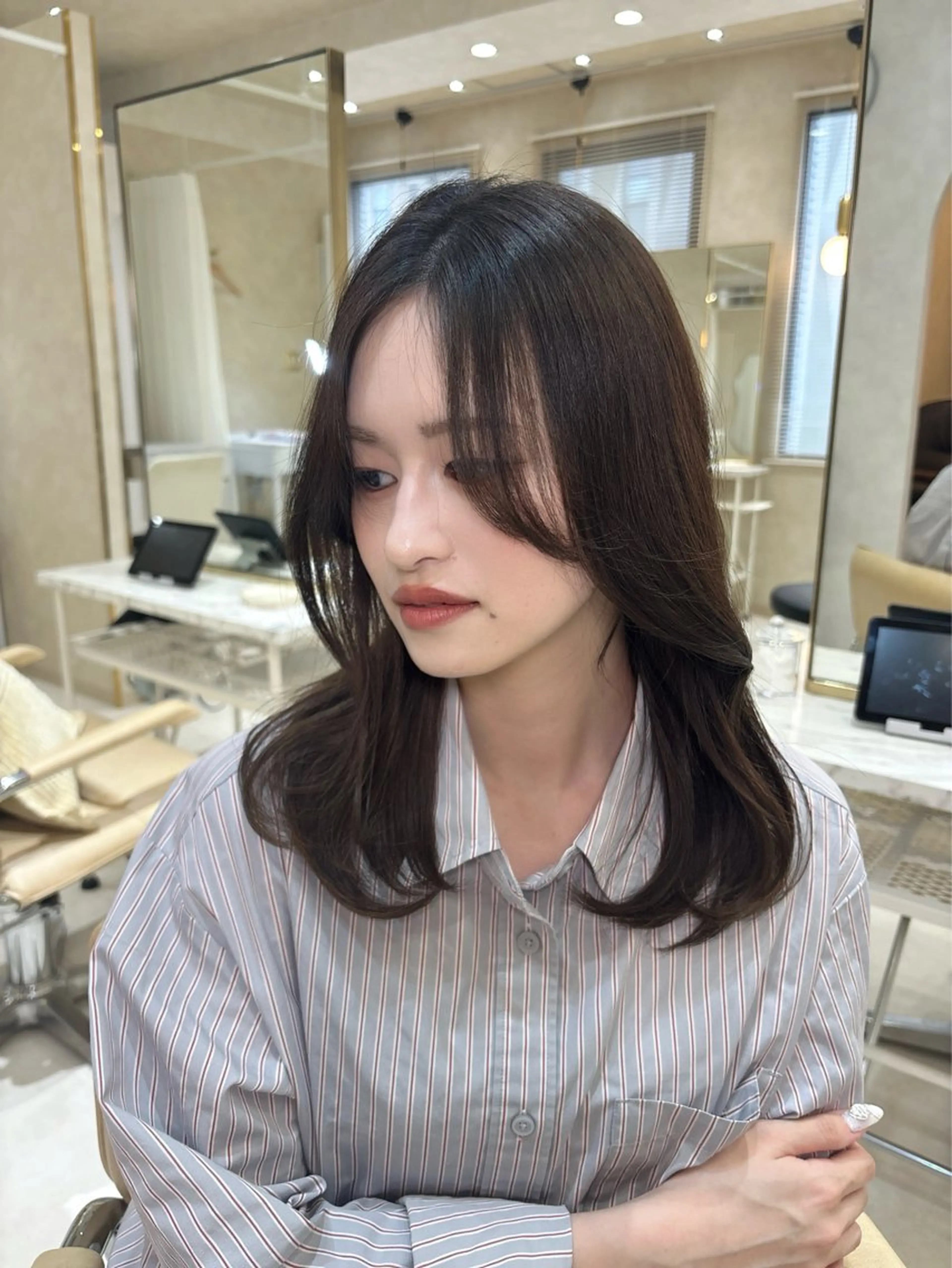 ミディアム トリートメント りほ/顔周りカット/ レイヤーカットのヘアスタイル