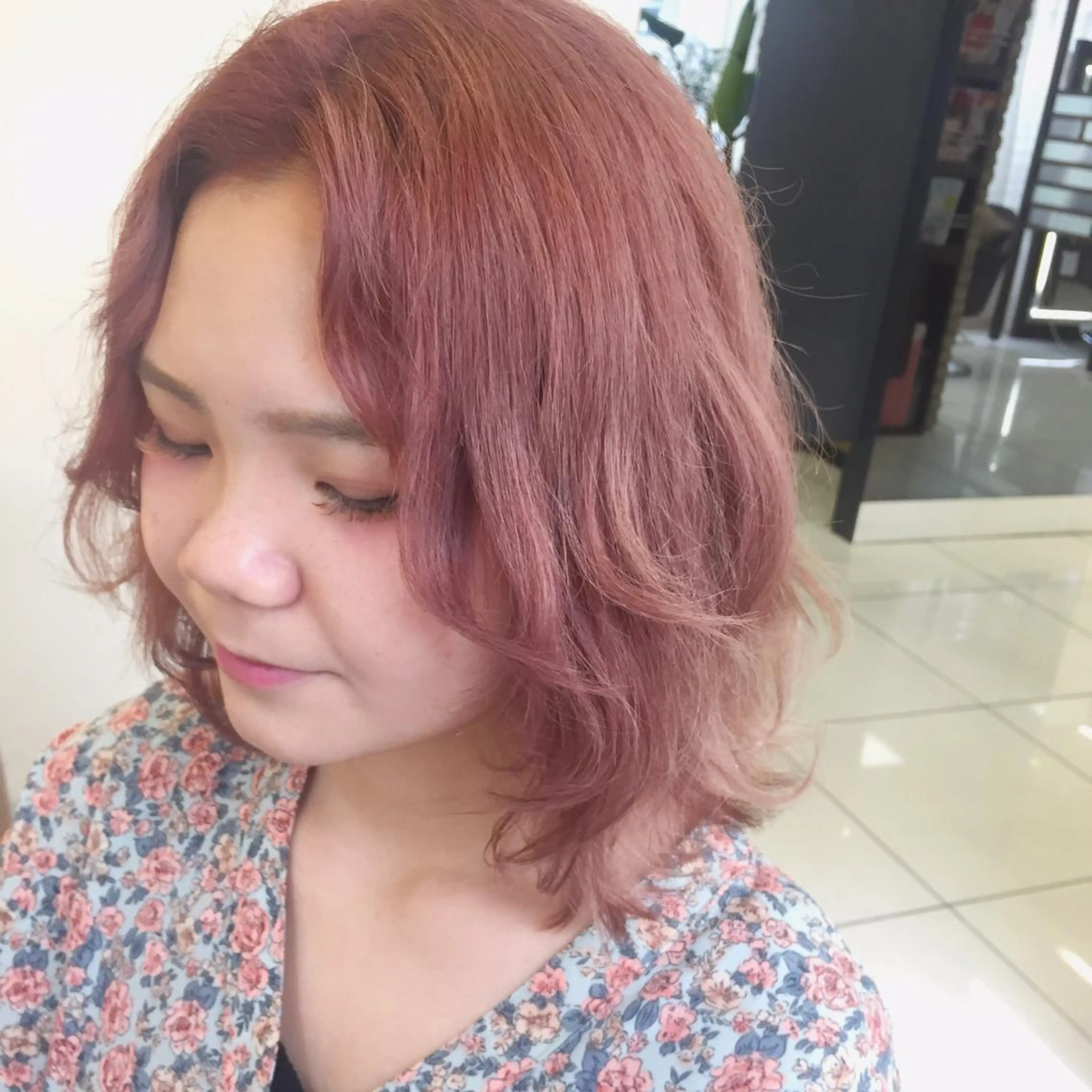 ショート カラー ブリーチ ピンクカラー oggi +KENJE所属・大平 美沙のヘアスタイル