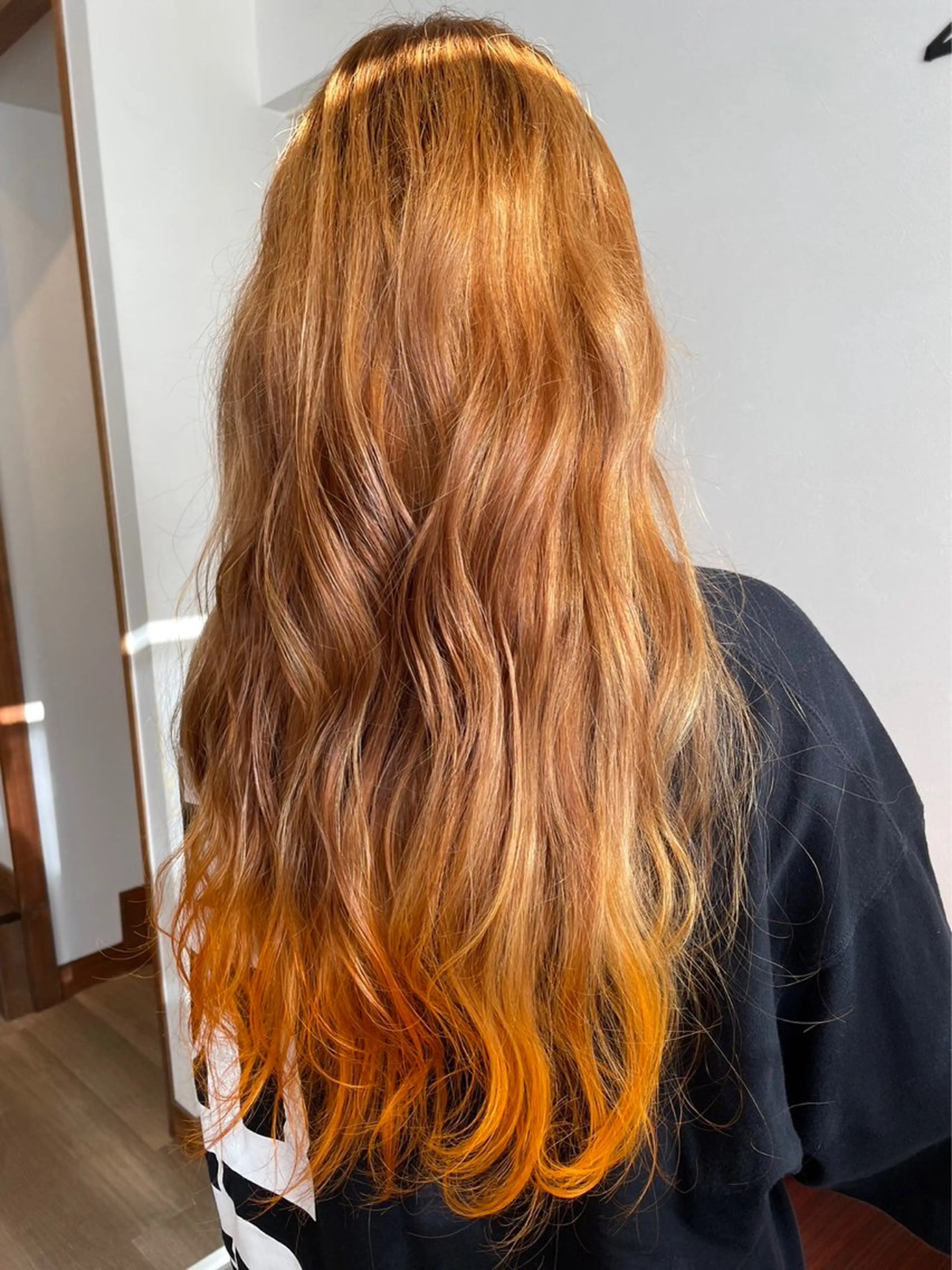 ロング カラー chill out 南塚口本店のヘアスタイル