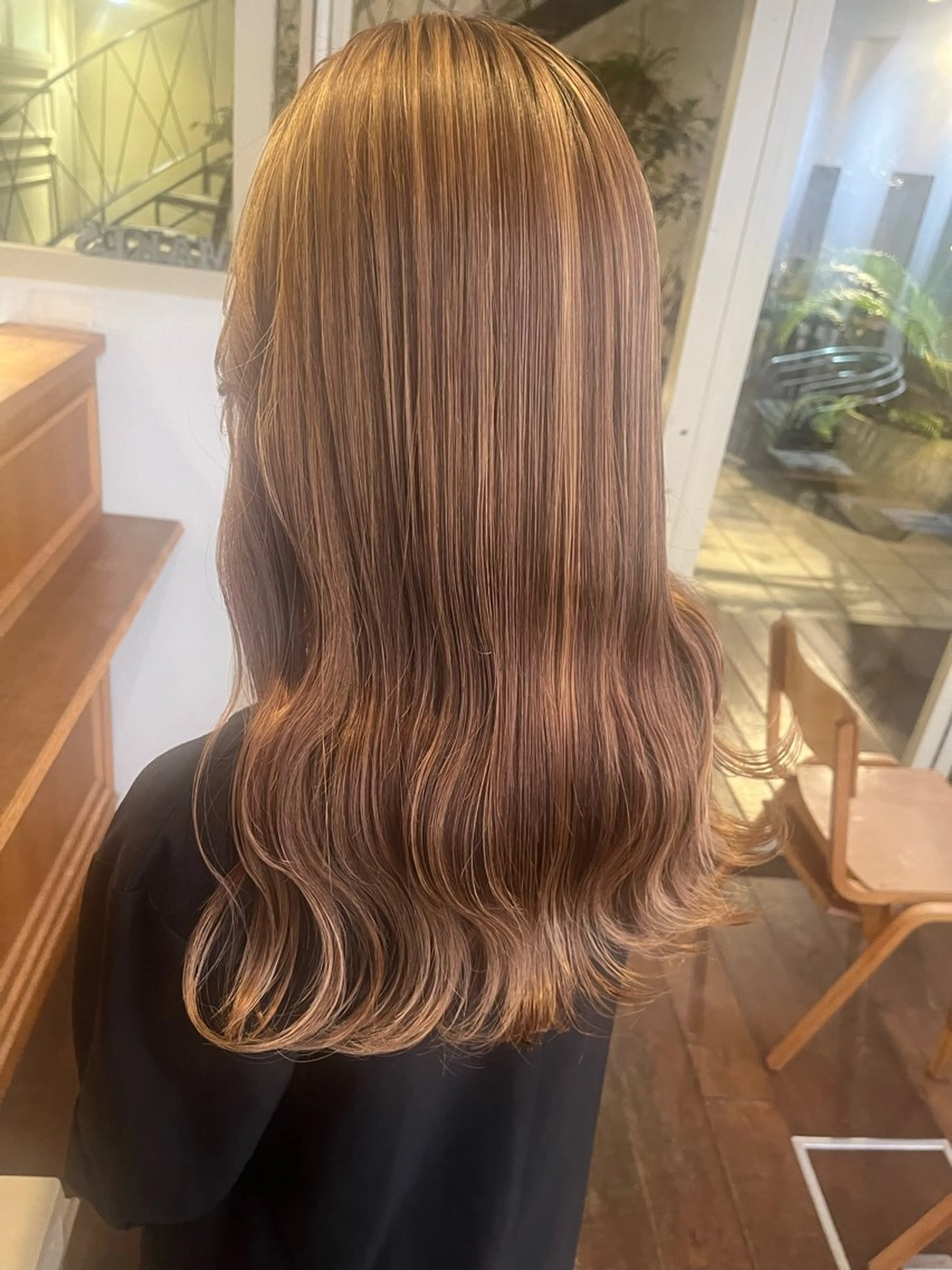 ロング カラー くいた あやなのヘアスタイル