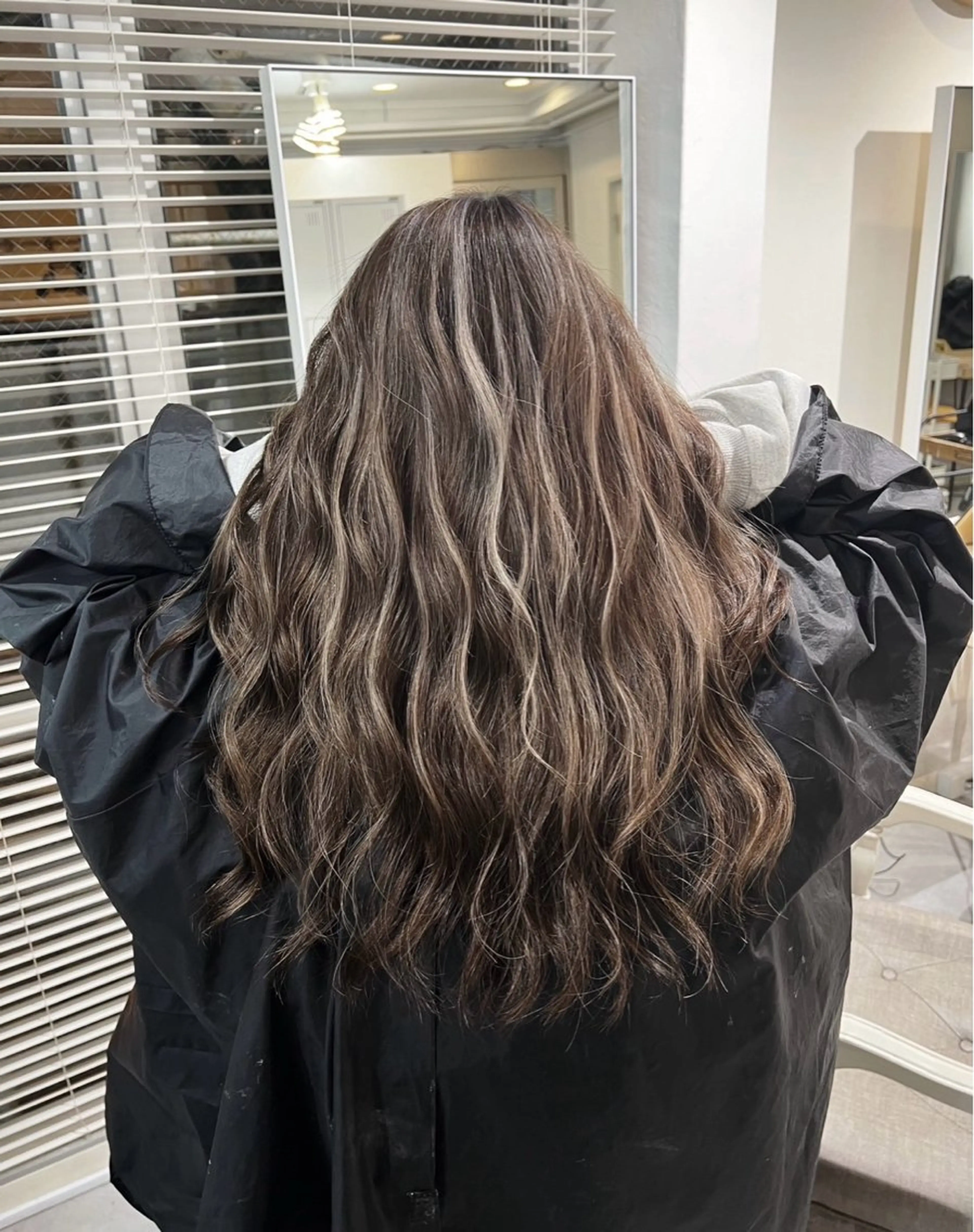 ロング カラー グレージュ ハイライトカラー ハイライト ヘアカラー トリートメント ROBIN所属・指名数No.1 /NAOYAのヘアスタイル