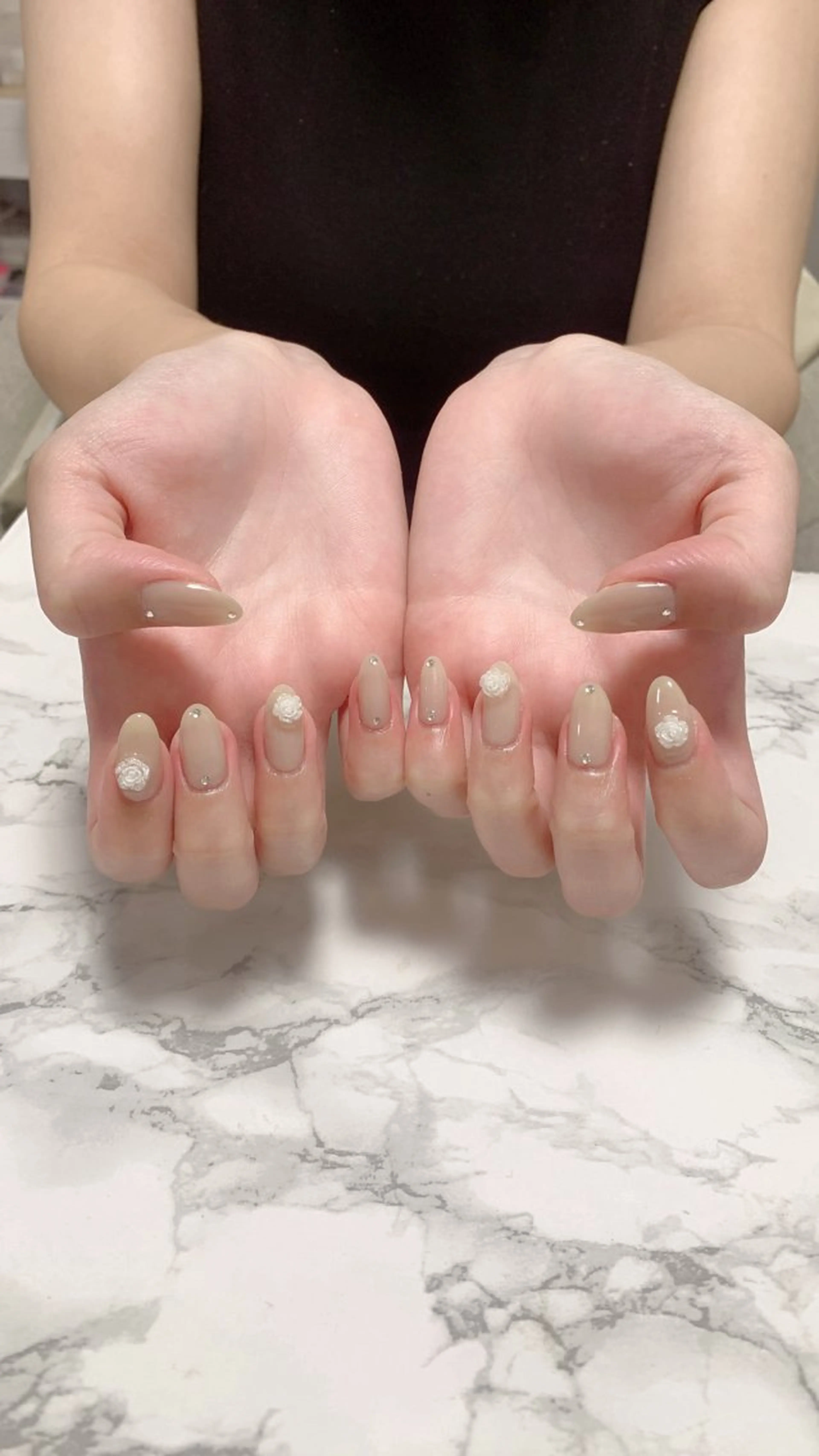 ネイル はな💎ネイル ワンホン、長さ出しのネイルデザイン