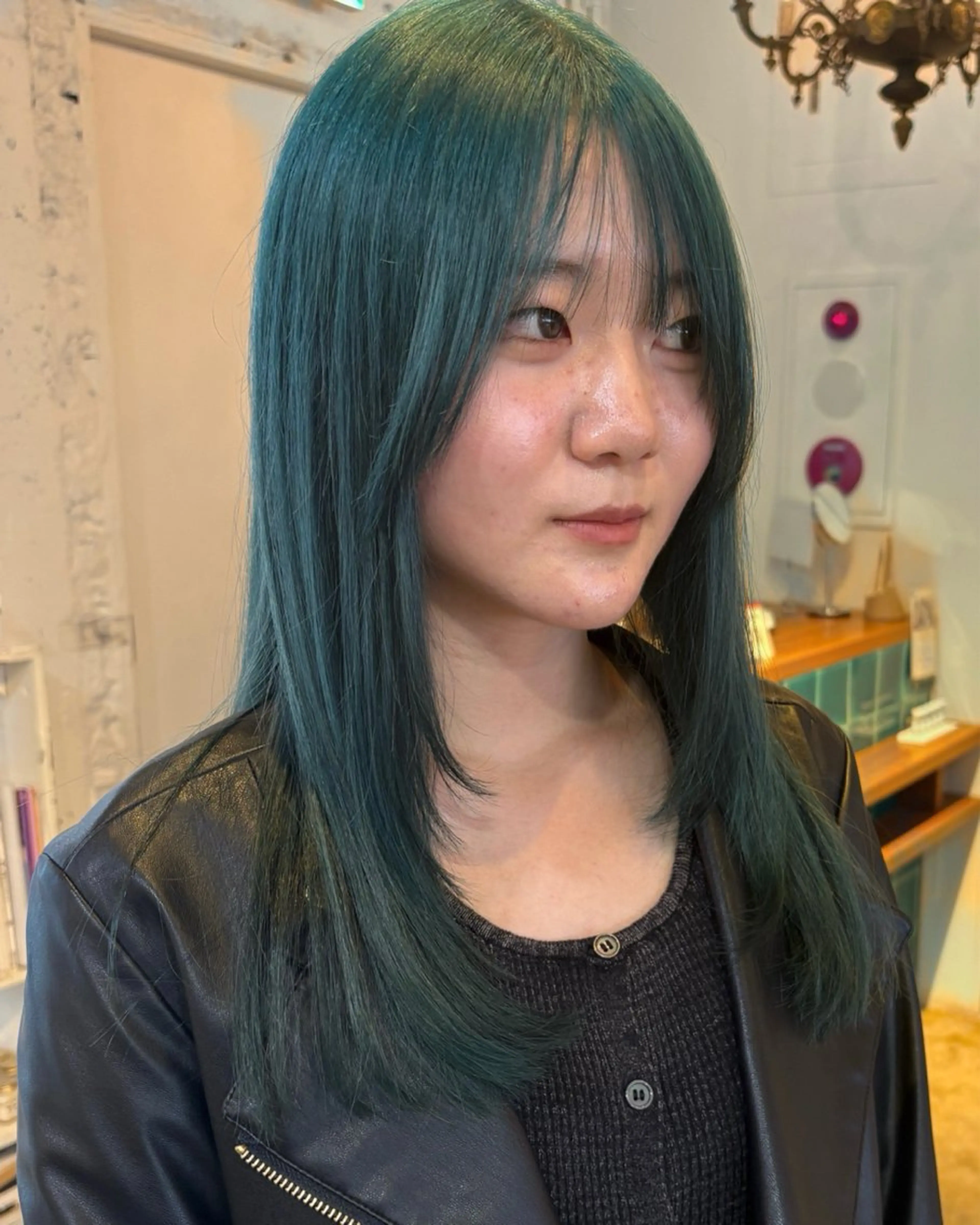 セミロング カラー ヘアカラー トリートメント RIN／韓国ヘア レイヤーカットのヘアスタイル