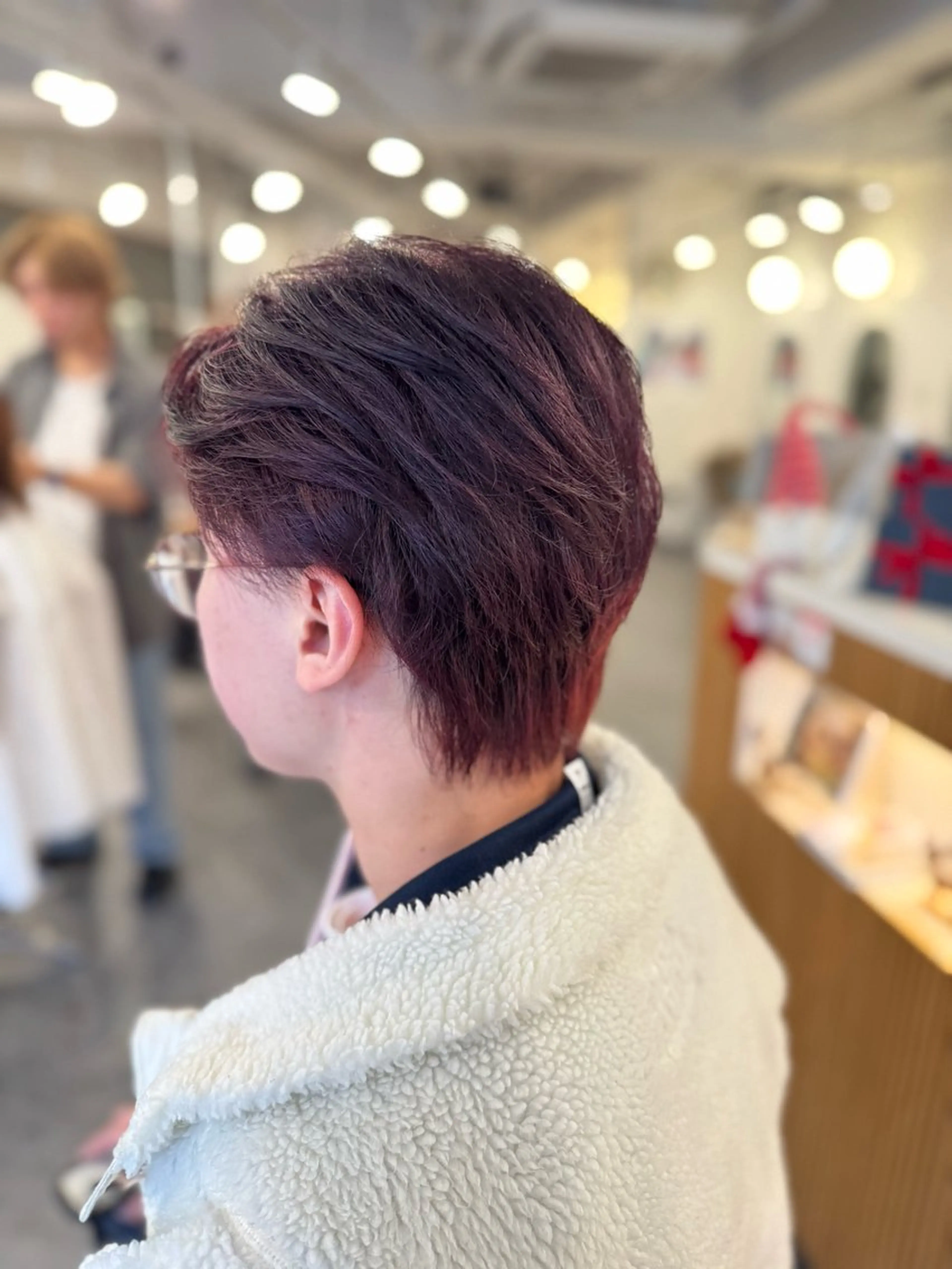 ショート カラー メンズ カシス レッドカラー カット ヘアカラー シアン　橋本店所属・SHIAN 橋本 Daikiのヘアスタイル