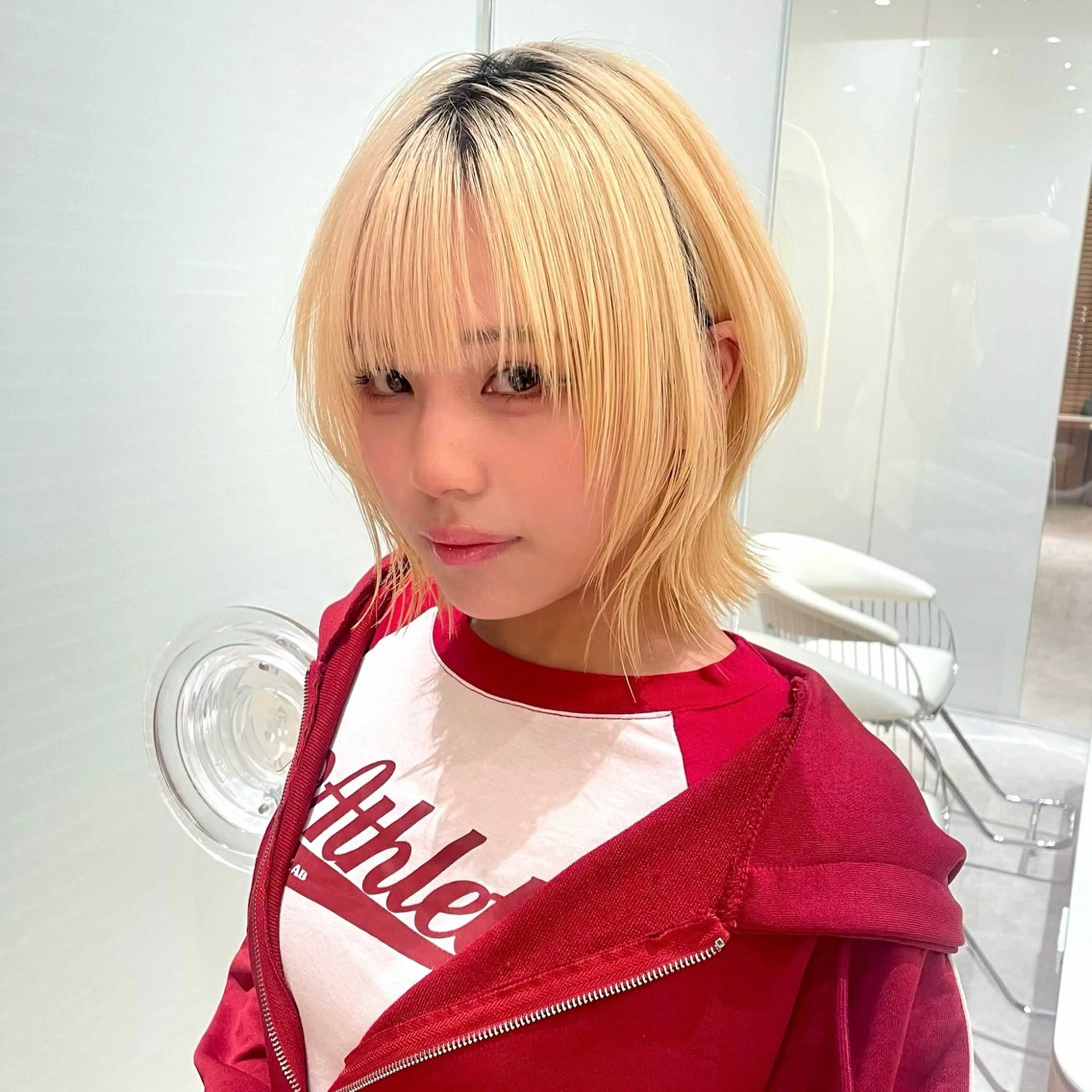 ミディアム カラー 切りっぱなしボブ ブリーチ ボブ 学生 韓国風ヘア カット トリートメント 新宿/韓国ボブ/ レイヤーボブしょうごのヘアスタイル