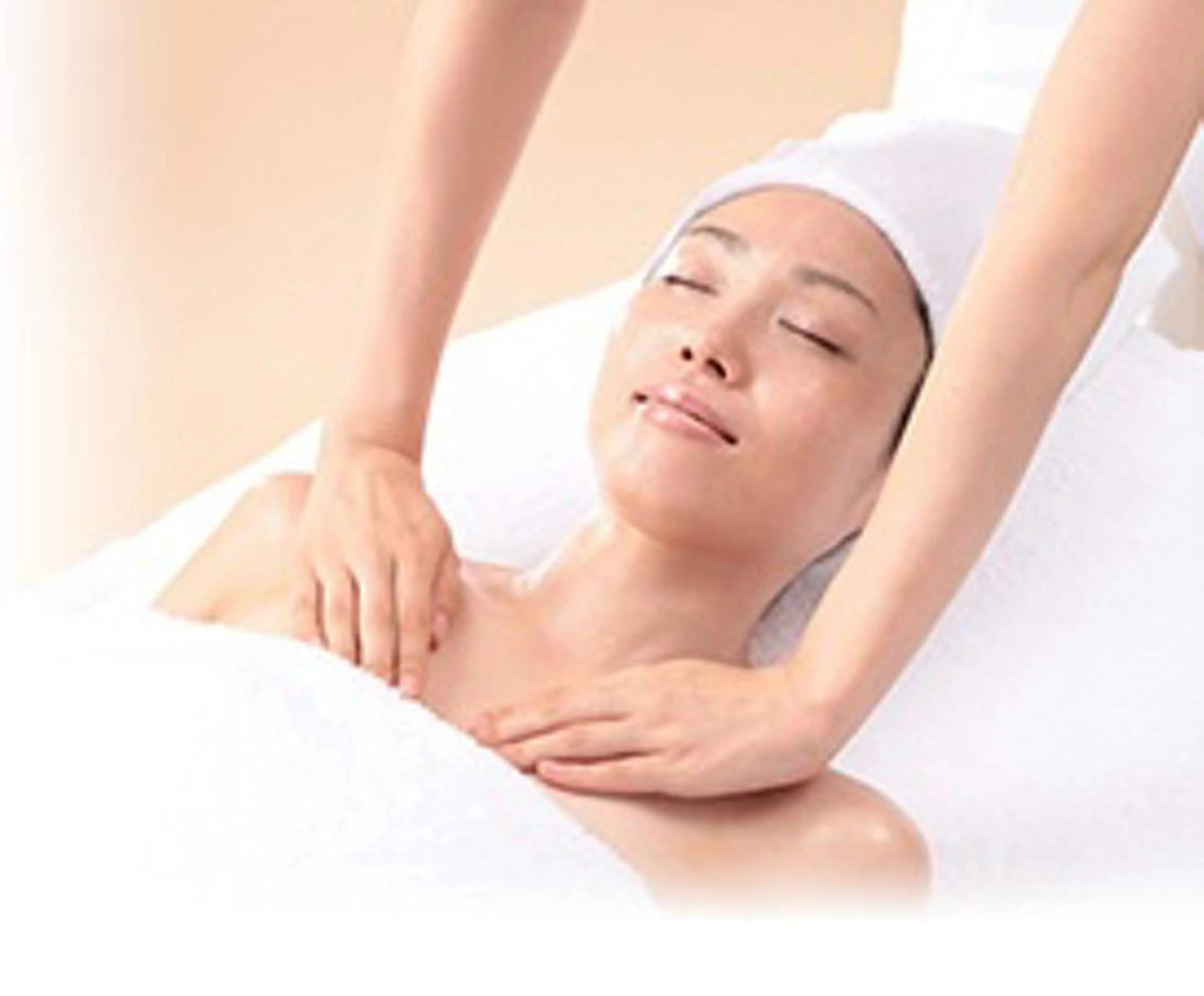 フェイシャル＋リンパデコルテ　アドバンスコース(50分)   ¥8,800→¥3,300の写真