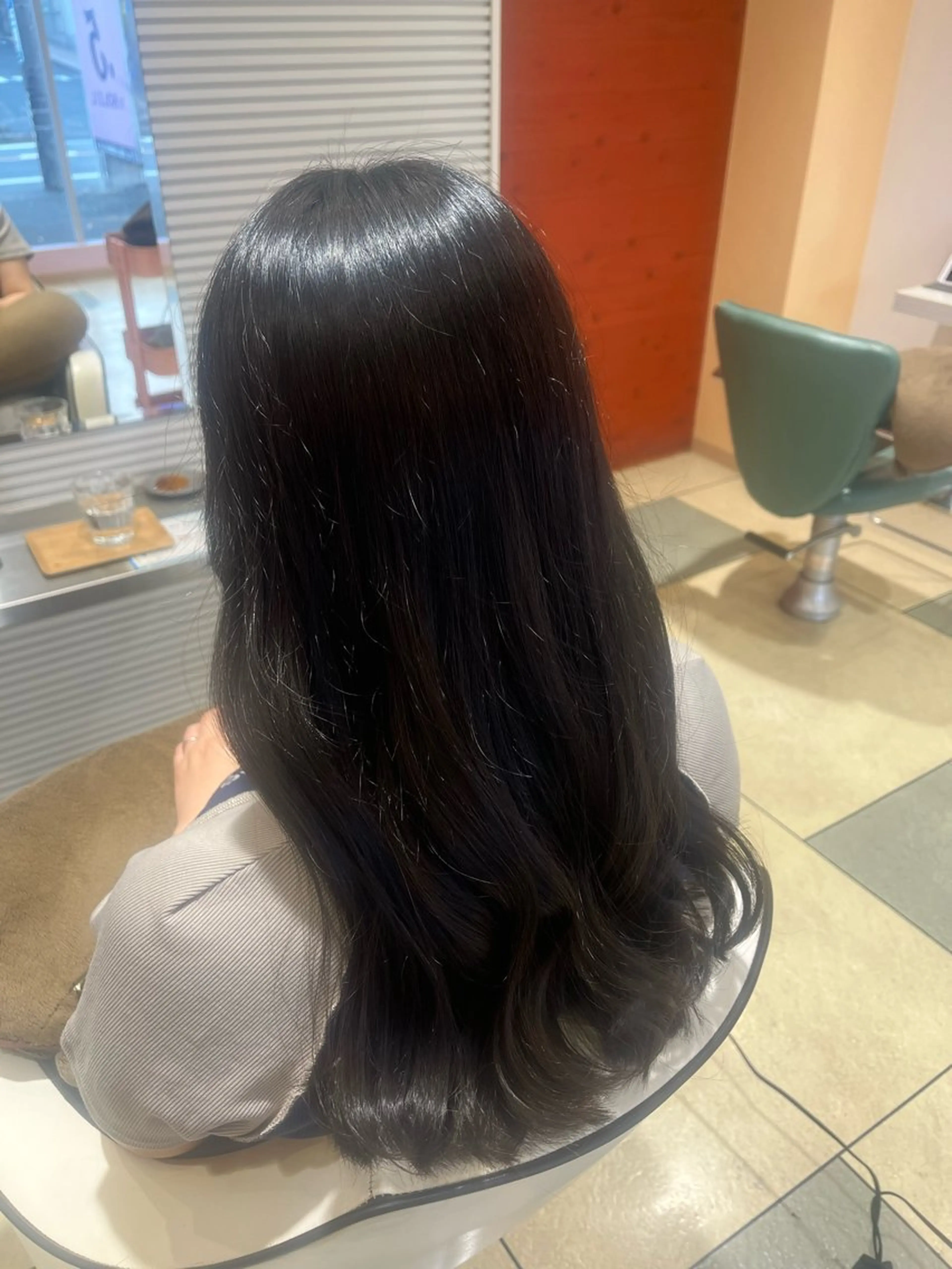 ロング カラー 透明感カラー カット ヘアカラー トリートメント ベージュカラー⌇﻿ くびれヘア.𐙚心音のヘアスタイル