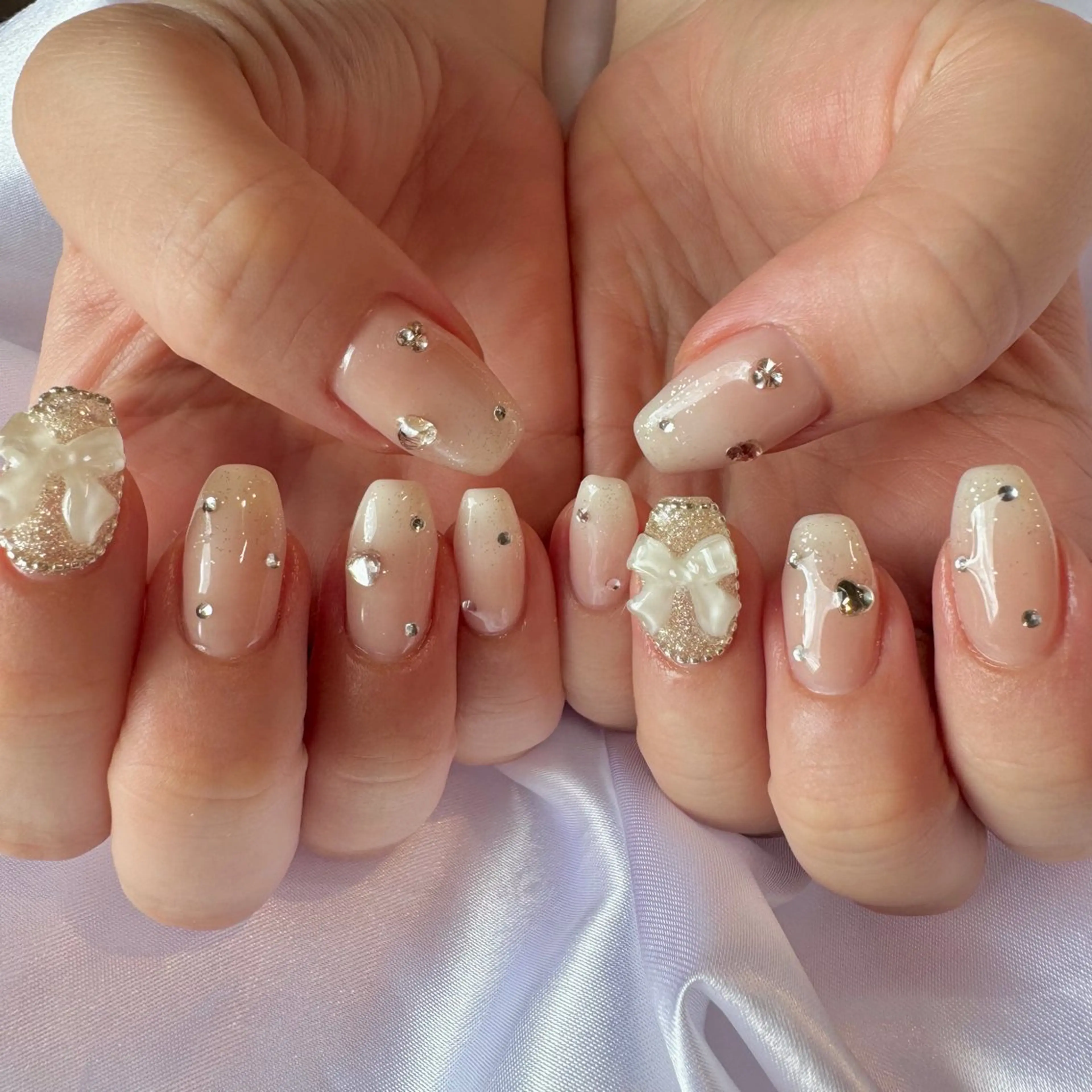 ネイル ガーリー ハンドネイル nail salon e'mu💐のネイルデザイン