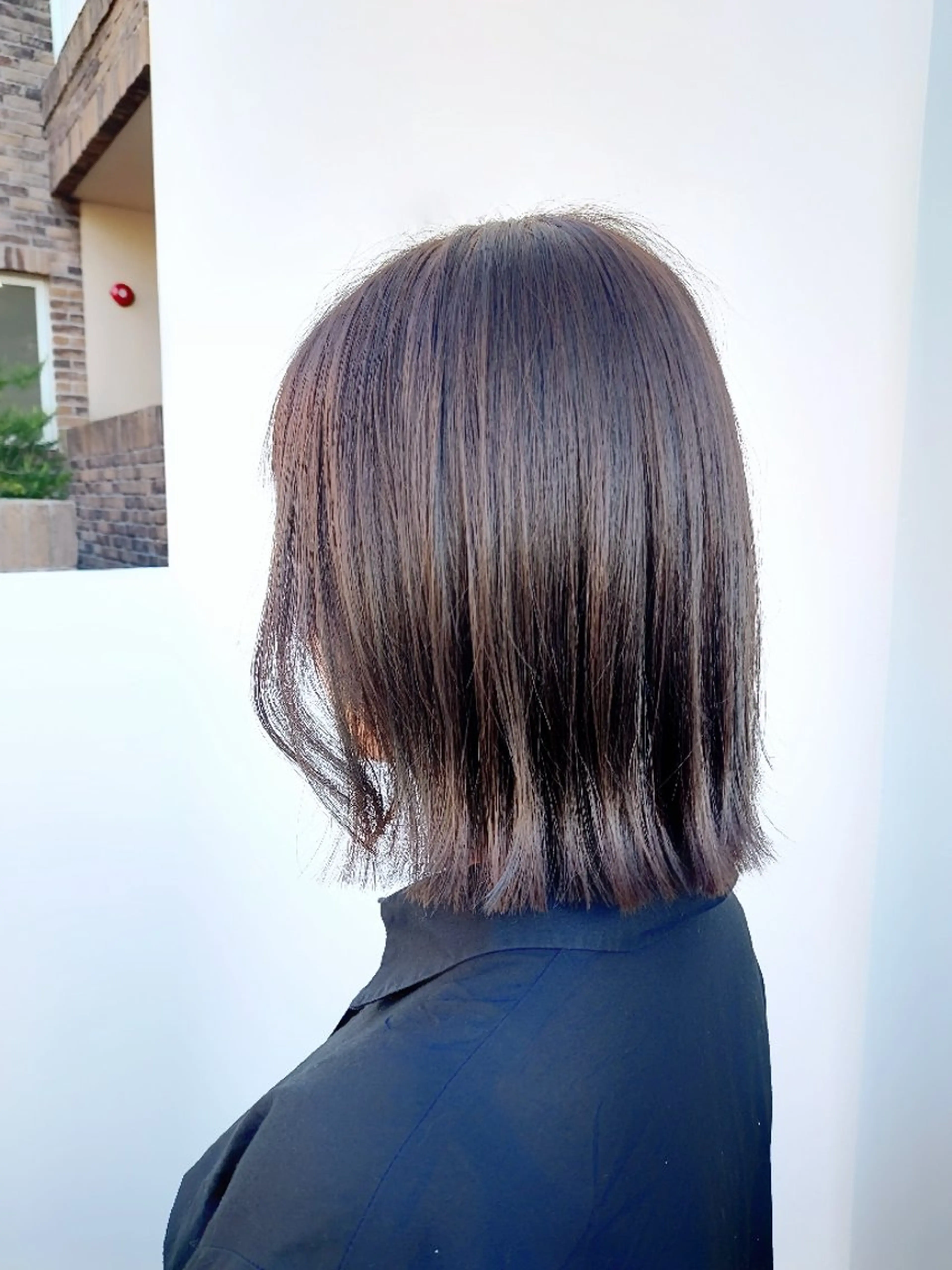 ミディアム カラー グレージュ 樋口 千尋のヘアスタイル