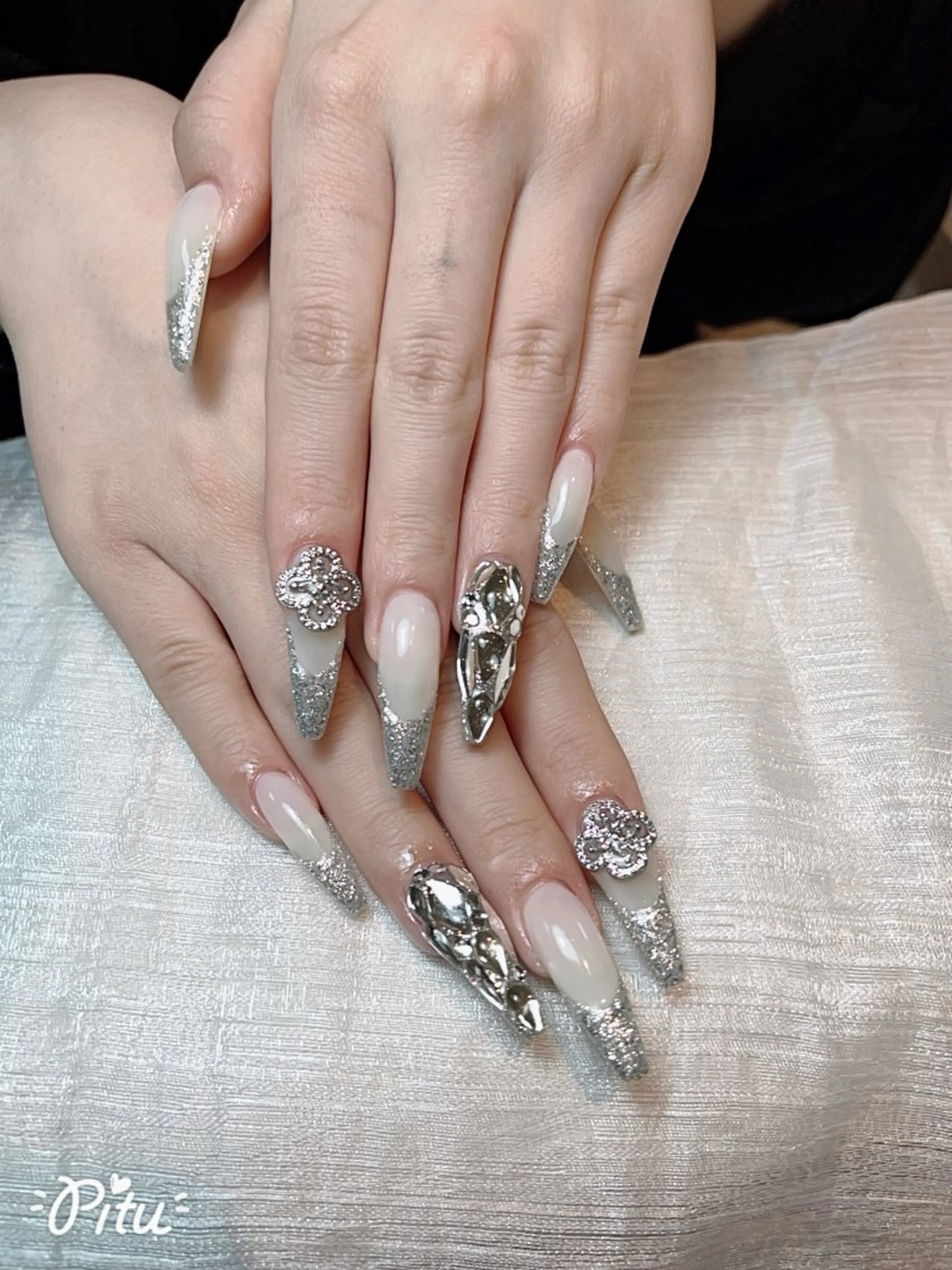 ハンドネイル Nie Nail Hinatachanのネイルデザイン