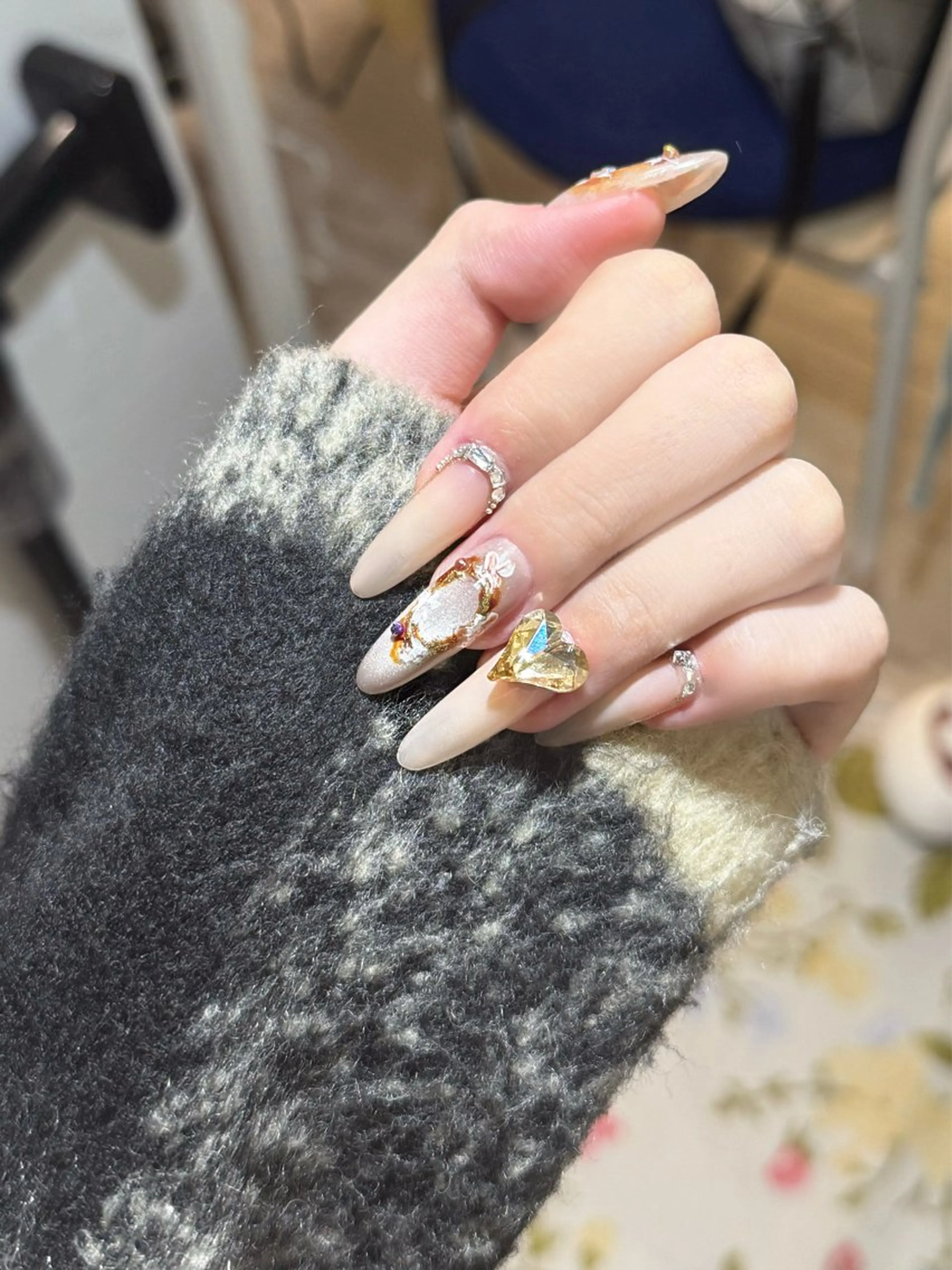 ネイル ハンドネイル LI XINLUのネイルデザイン