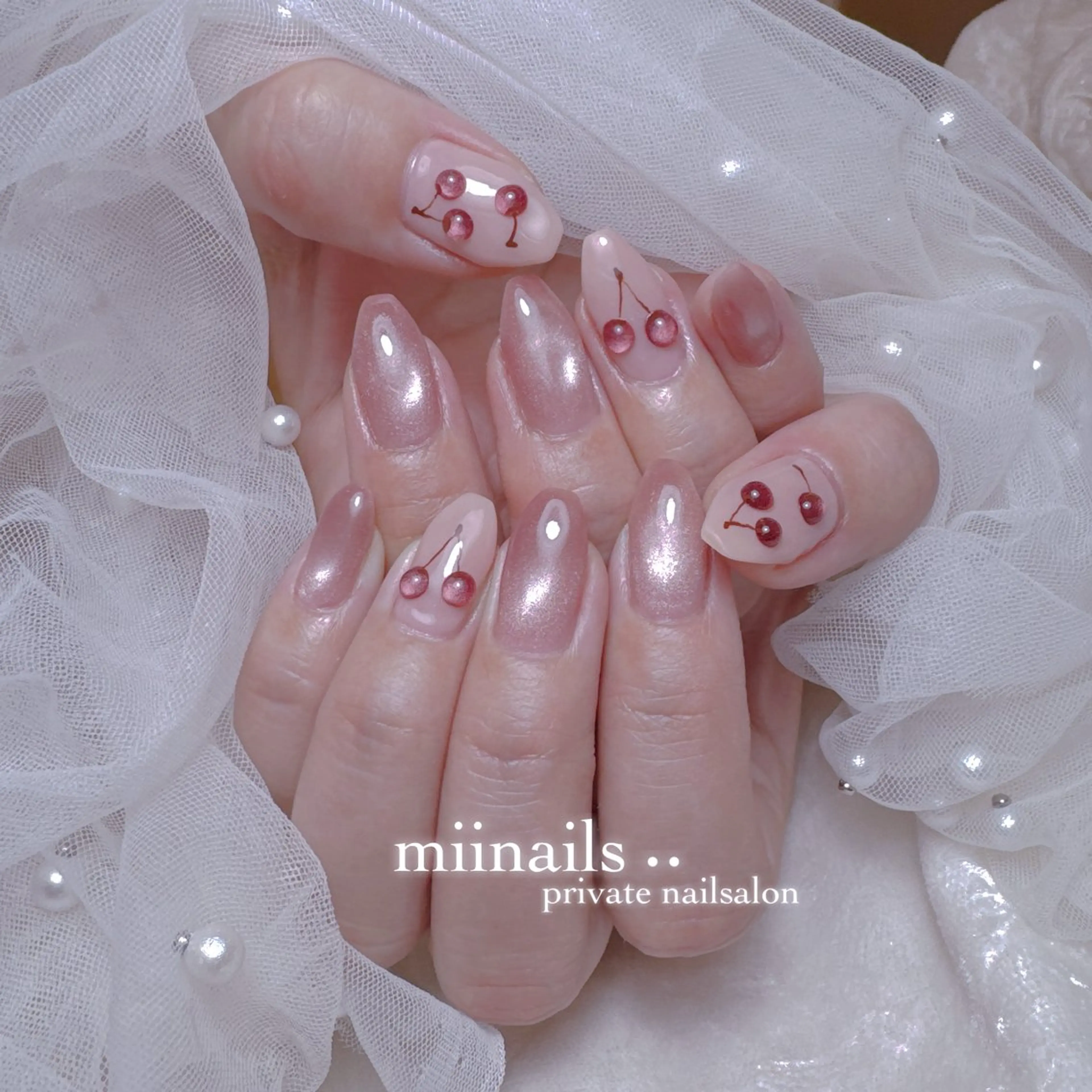 ネイル キラキラネイル ワンホンネイル ハンドネイル nailsalon miinailsのネイルデザイン