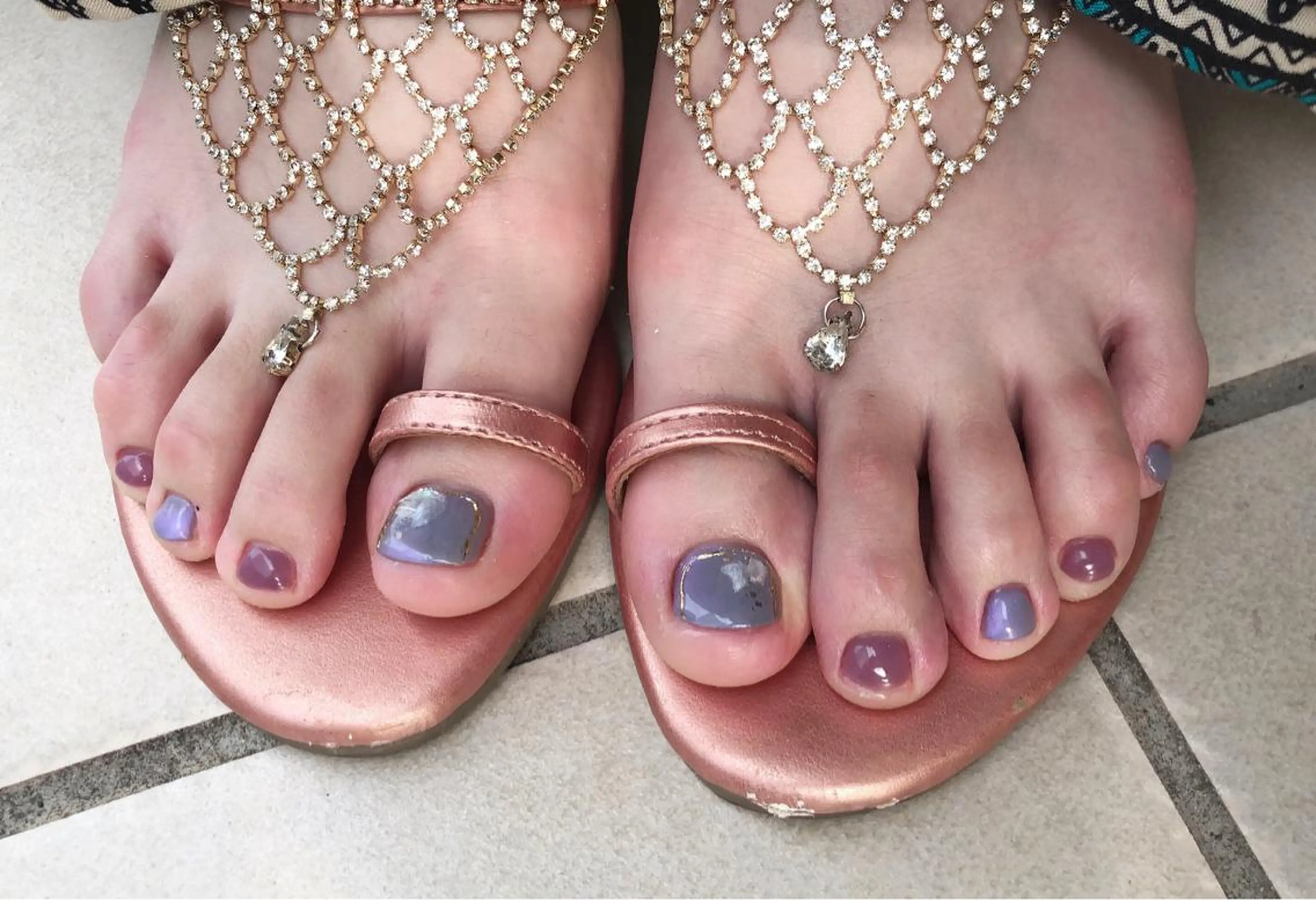 ネイル フットネイル シンプルネイル EMIKOのネイルデザイン