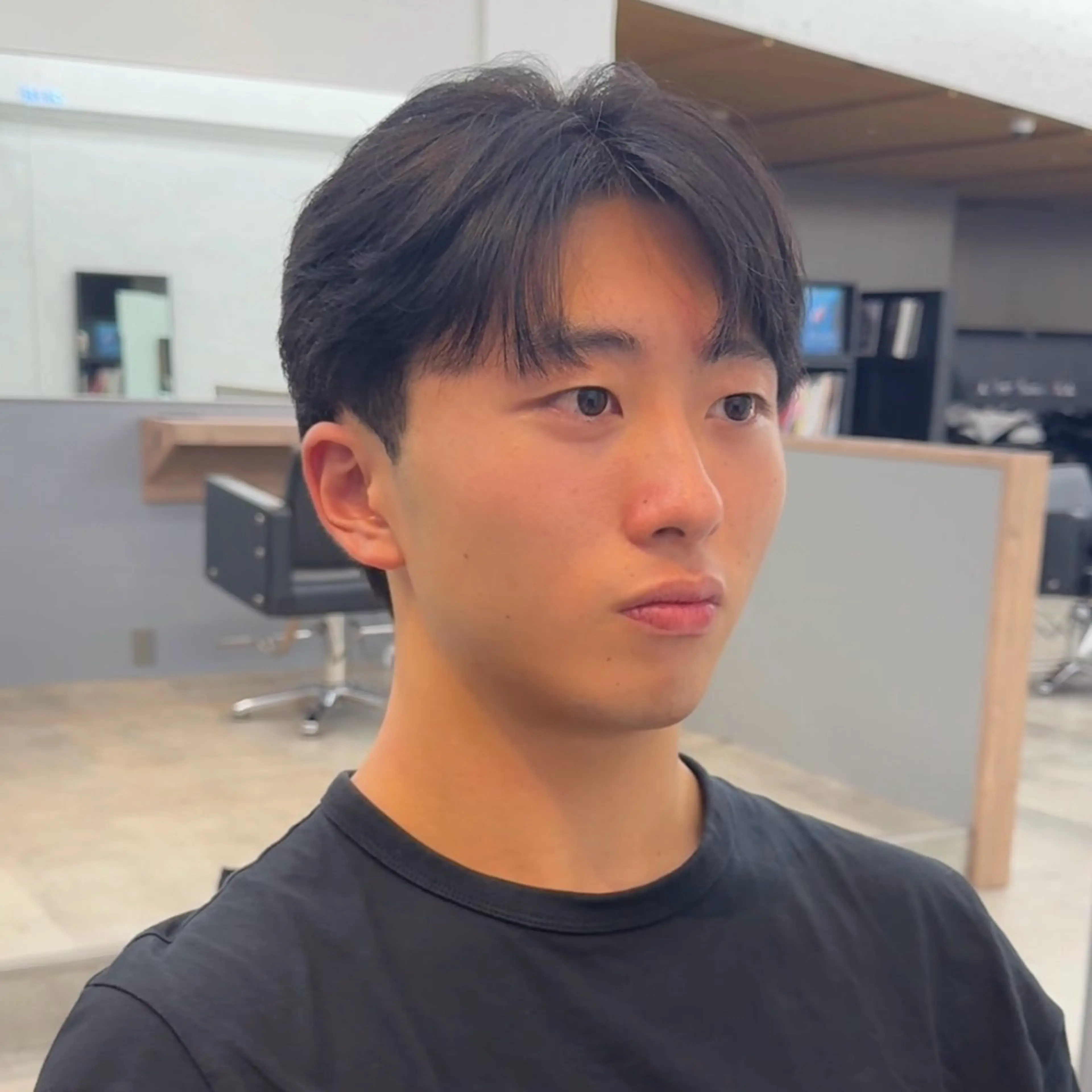 ショート メンズ ショートヘア 顔周り/レイヤー/ 透明感/みっきーのヘアスタイル