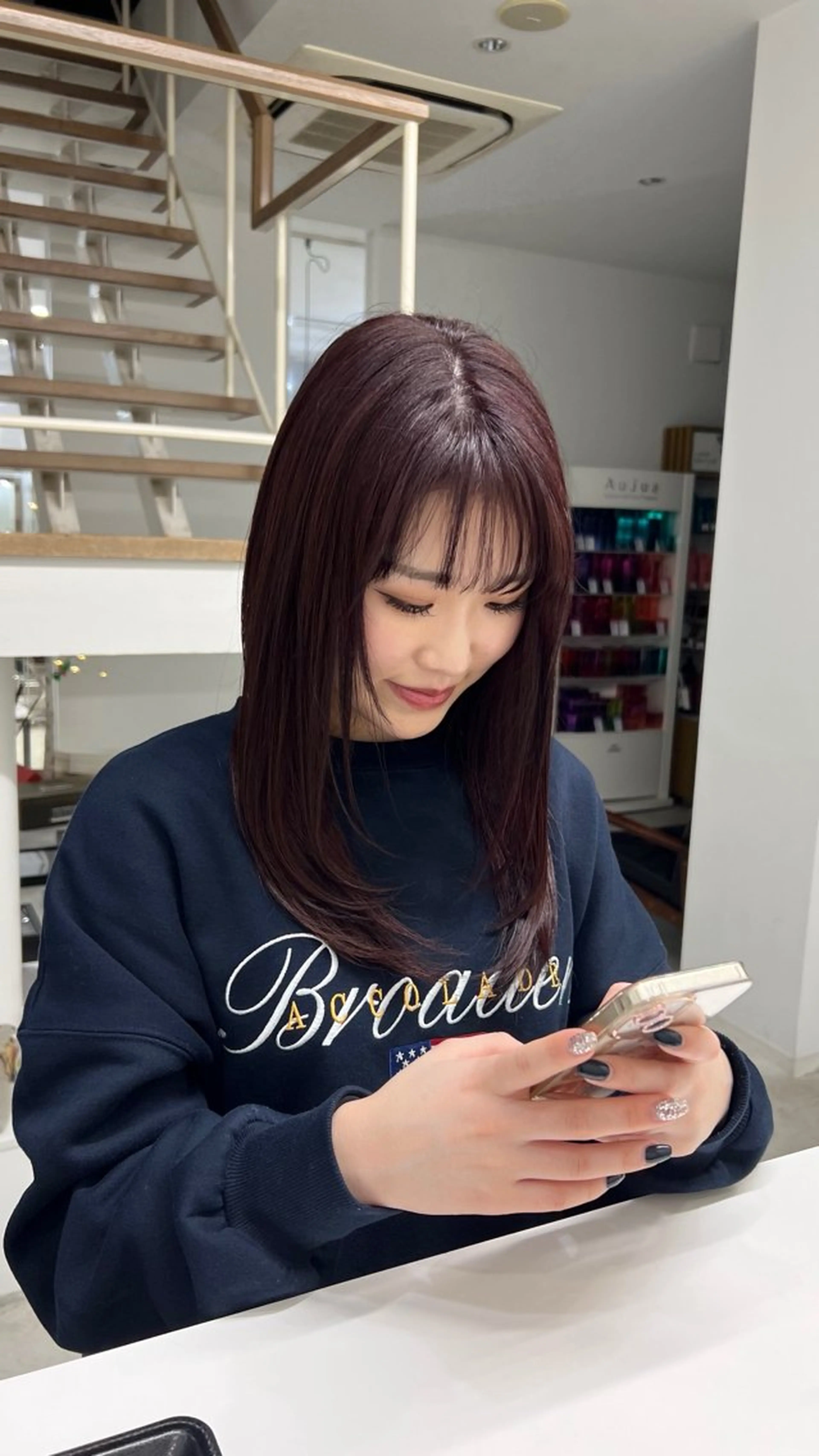 ロング カラー カシス レッドカラー 中山 ひなたのヘアスタイル