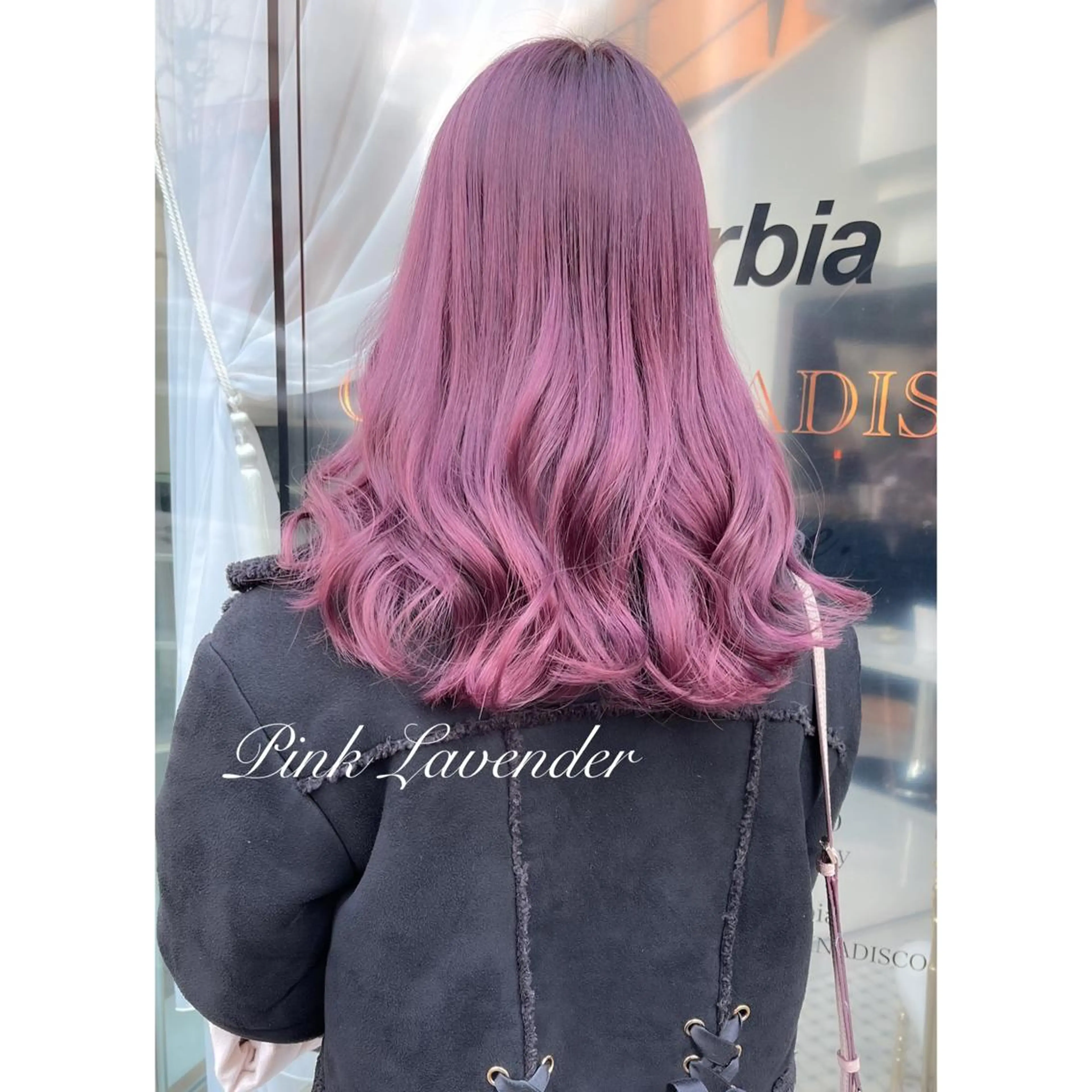 セミロング カラー ブリーチ ヘアカラー LOTTA CUCCI所属・miyu /トレンド カラー×艶髪のヘアスタイル