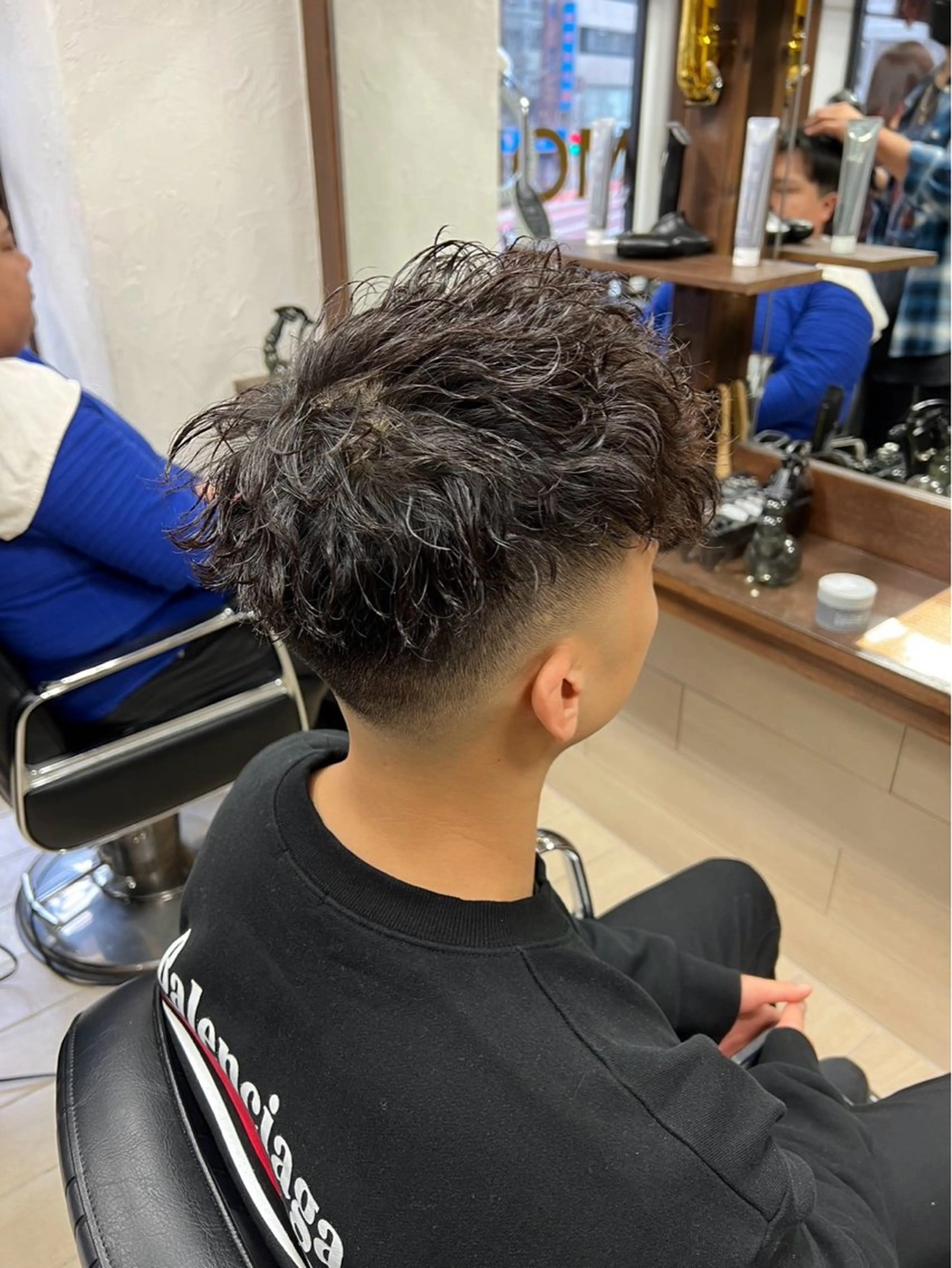 ショート パーマ メンズ 坂本 雄平のヘアスタイル