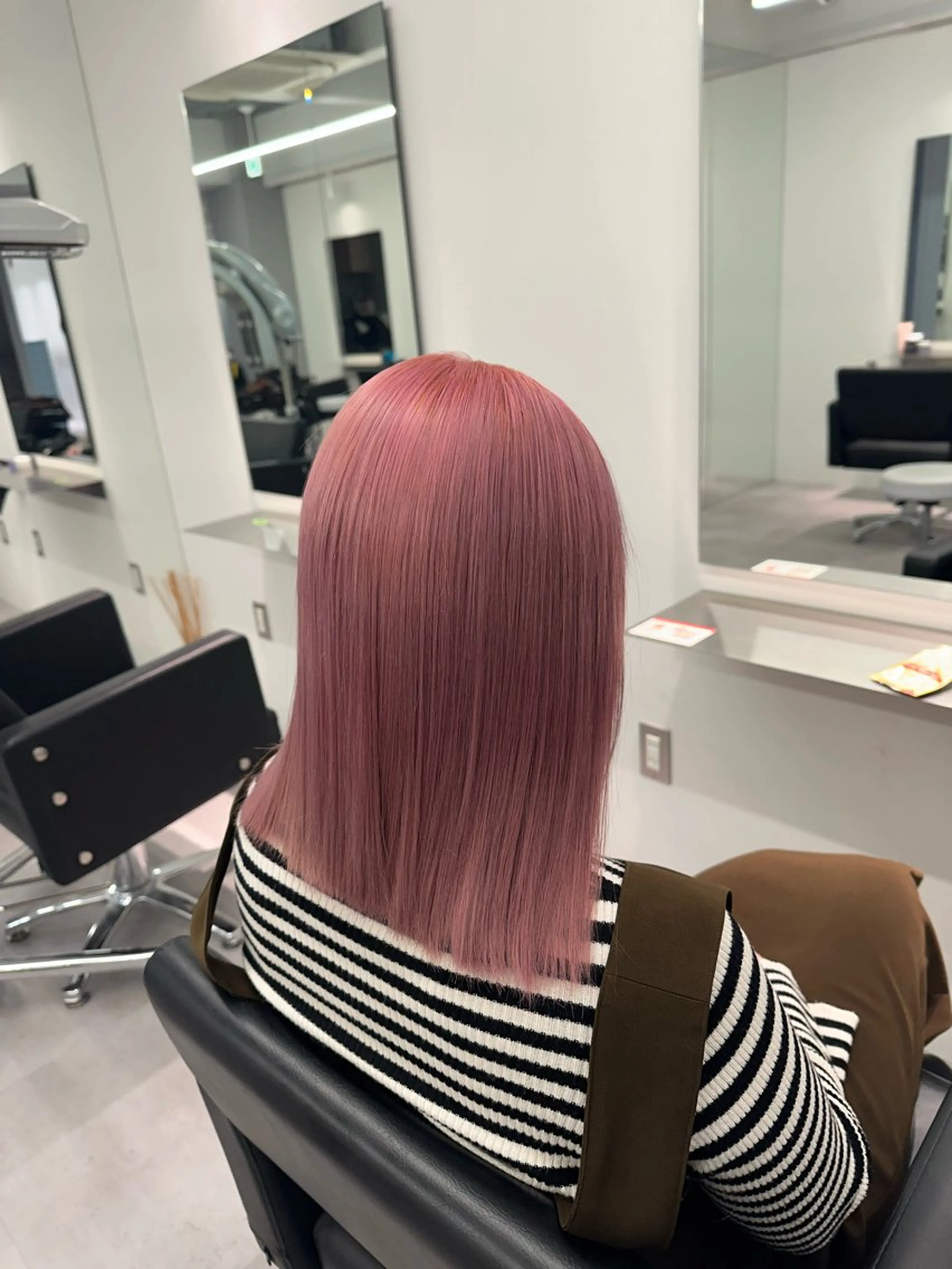 ミディアム ヘアカラー 山下 光太郎のヘアスタイル