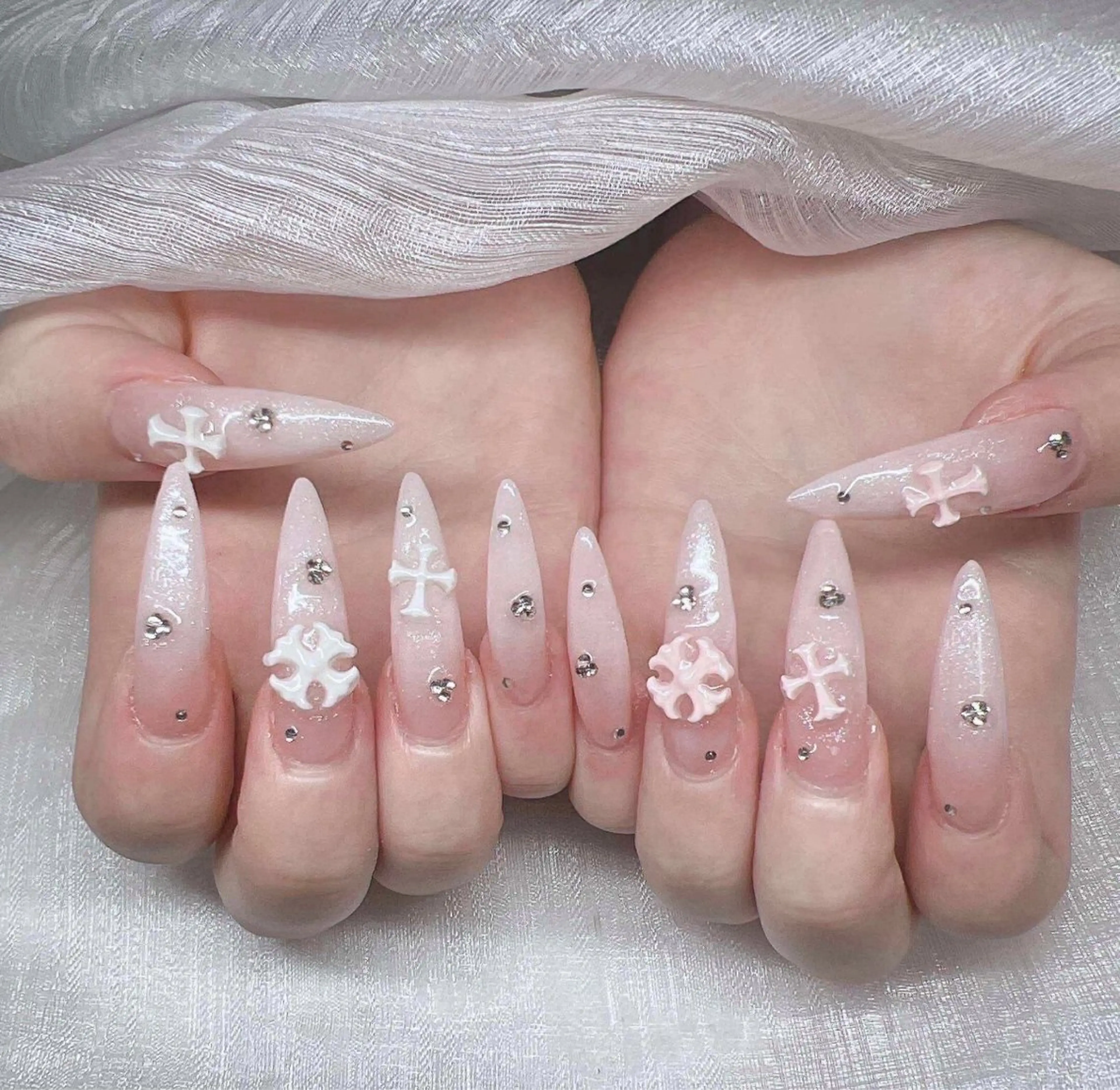 ネイル 長さ出し グラデーション キラキラネイル マグネットネイル ニュアンスネイル ハンドネイル Lee Ainのネイルデザイン