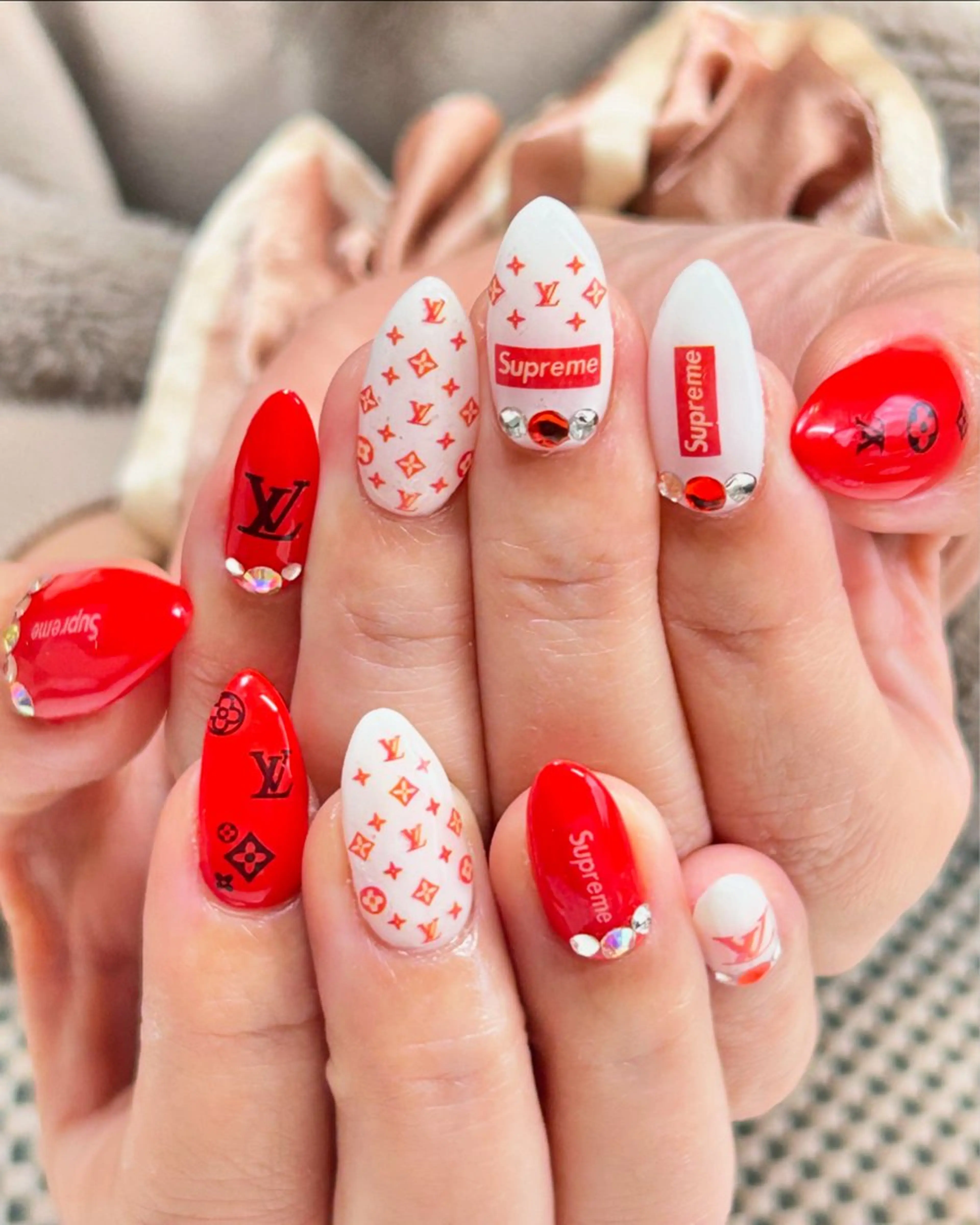 ネイル アートネイル ジェルネイル ロングネイル 持ち込み 赤色 プライベートサロン マニフィークのネイルデザイン