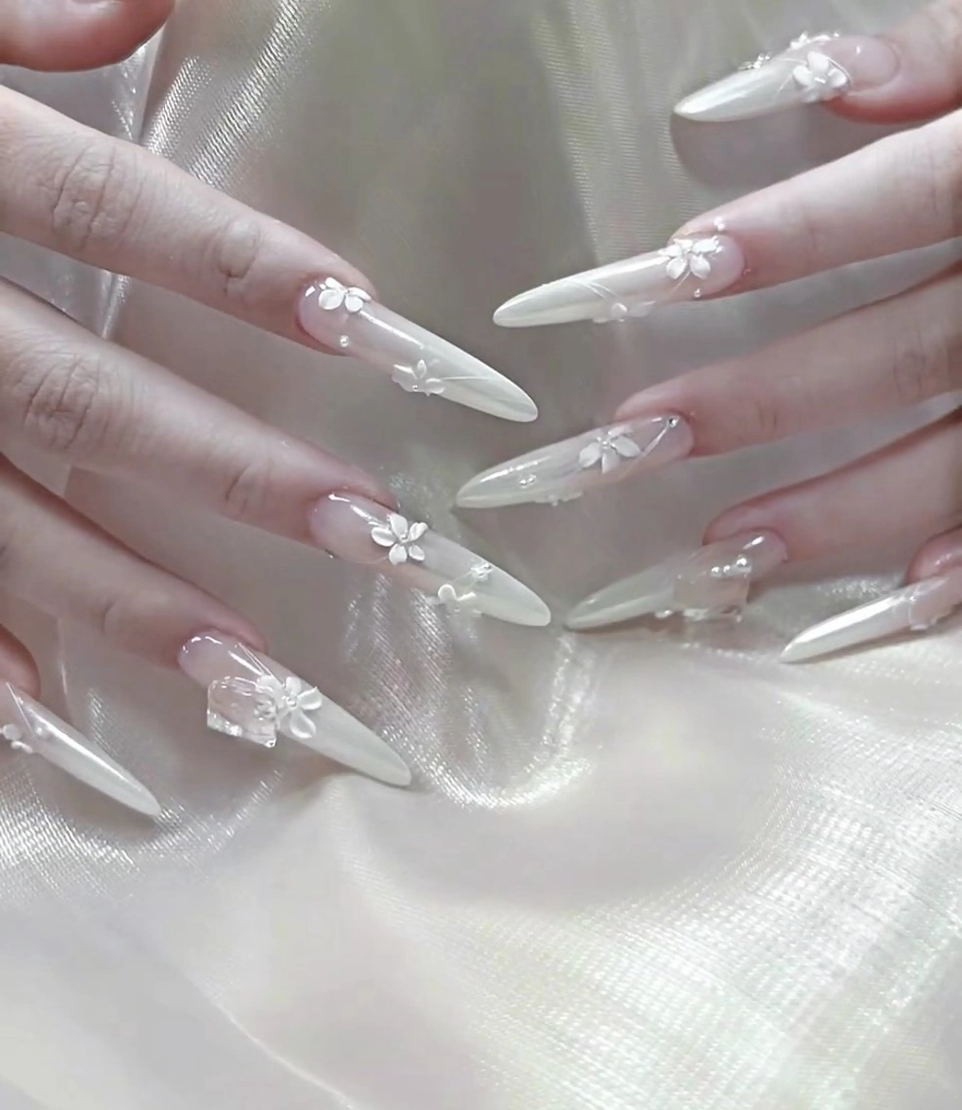 ネイル オーロラネイル フラワーネイル フットネイル フレンチネイル ジェルネイル ハンドネイル 長さだし専門 ありさのネイルデザイン