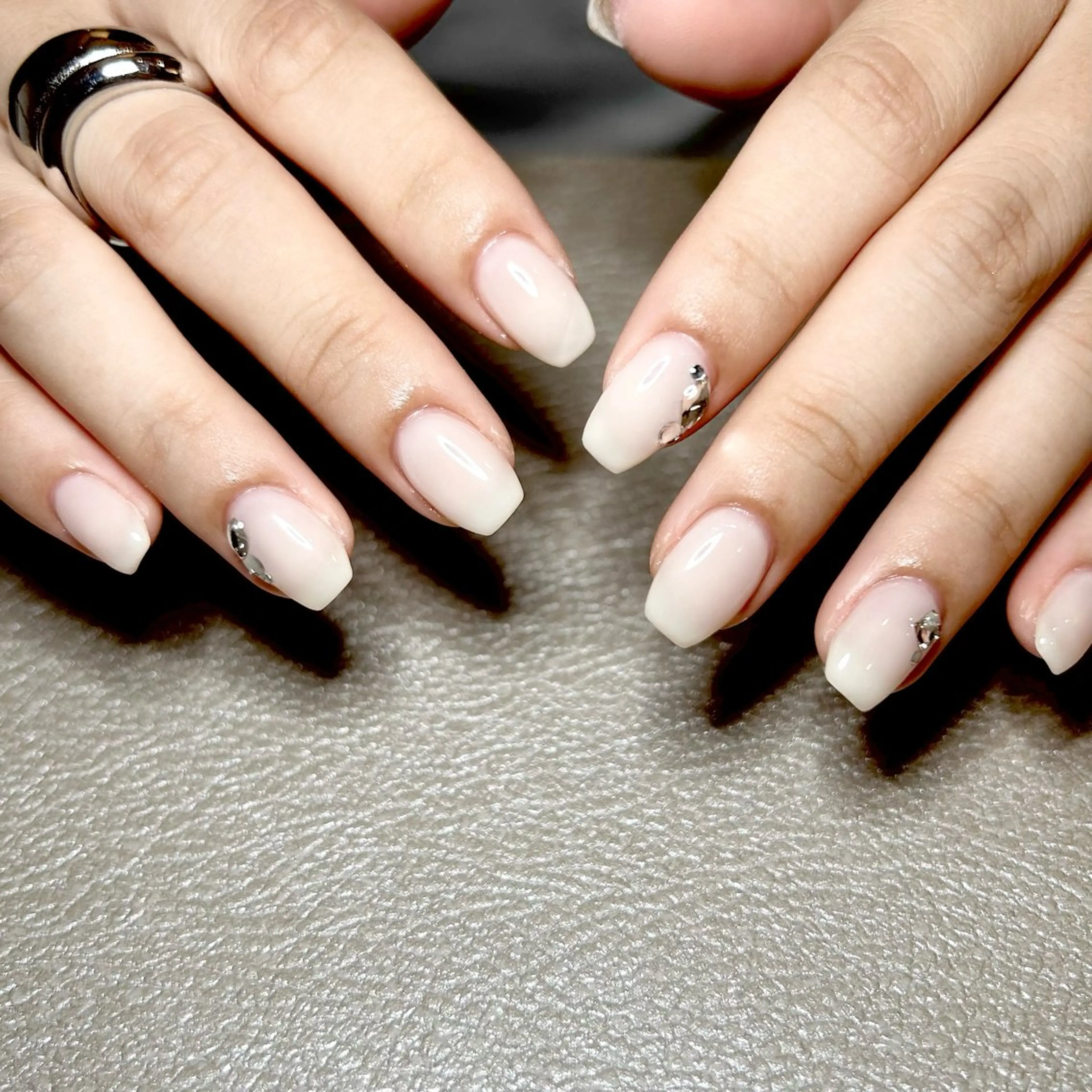 ネイル ハンドネイル ハンドケア she nail studio所属・パラジェル/スカルプ salonOerbaのネイルデザイン