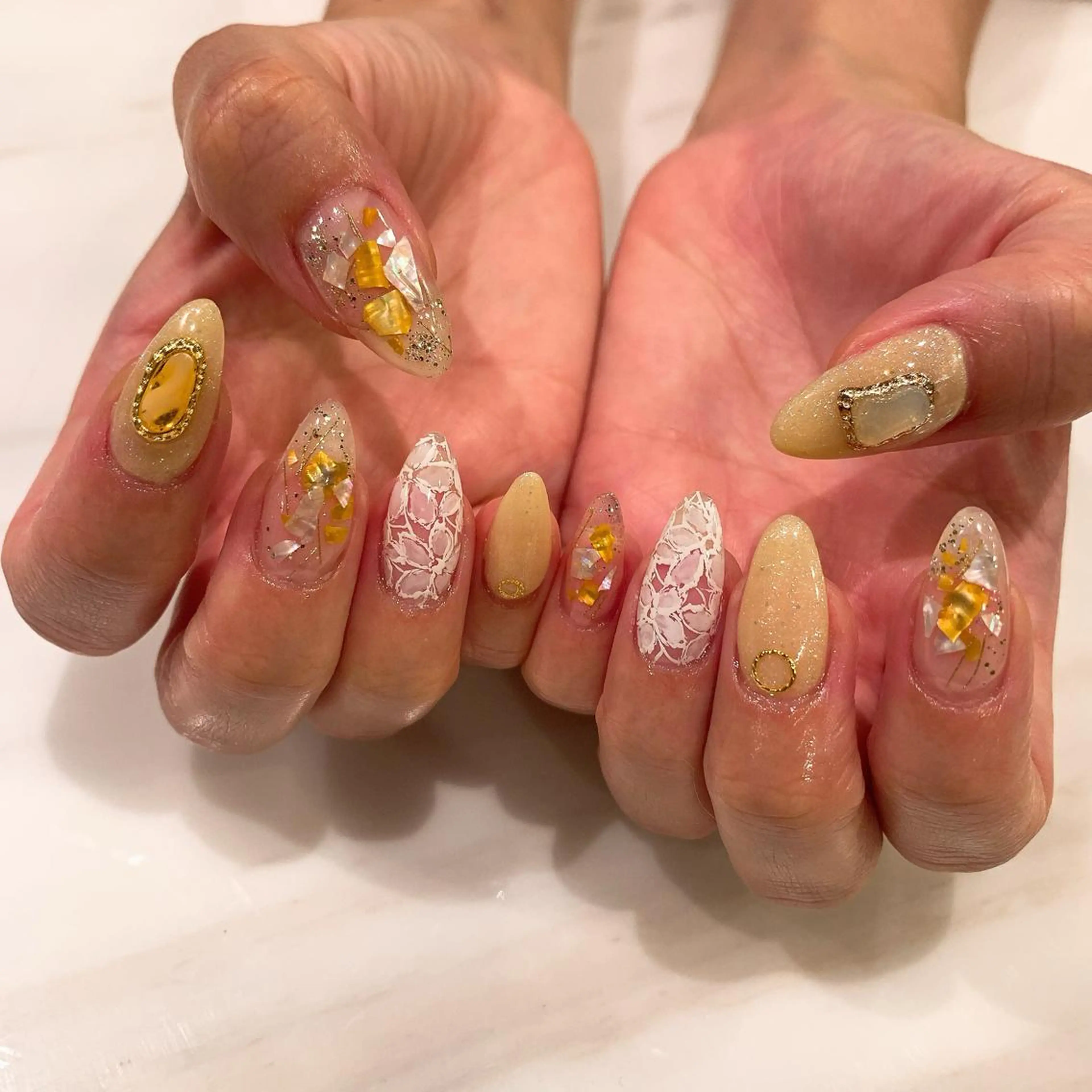 ネイル 黄色 ハンドネイル vivi nailのネイルデザイン
