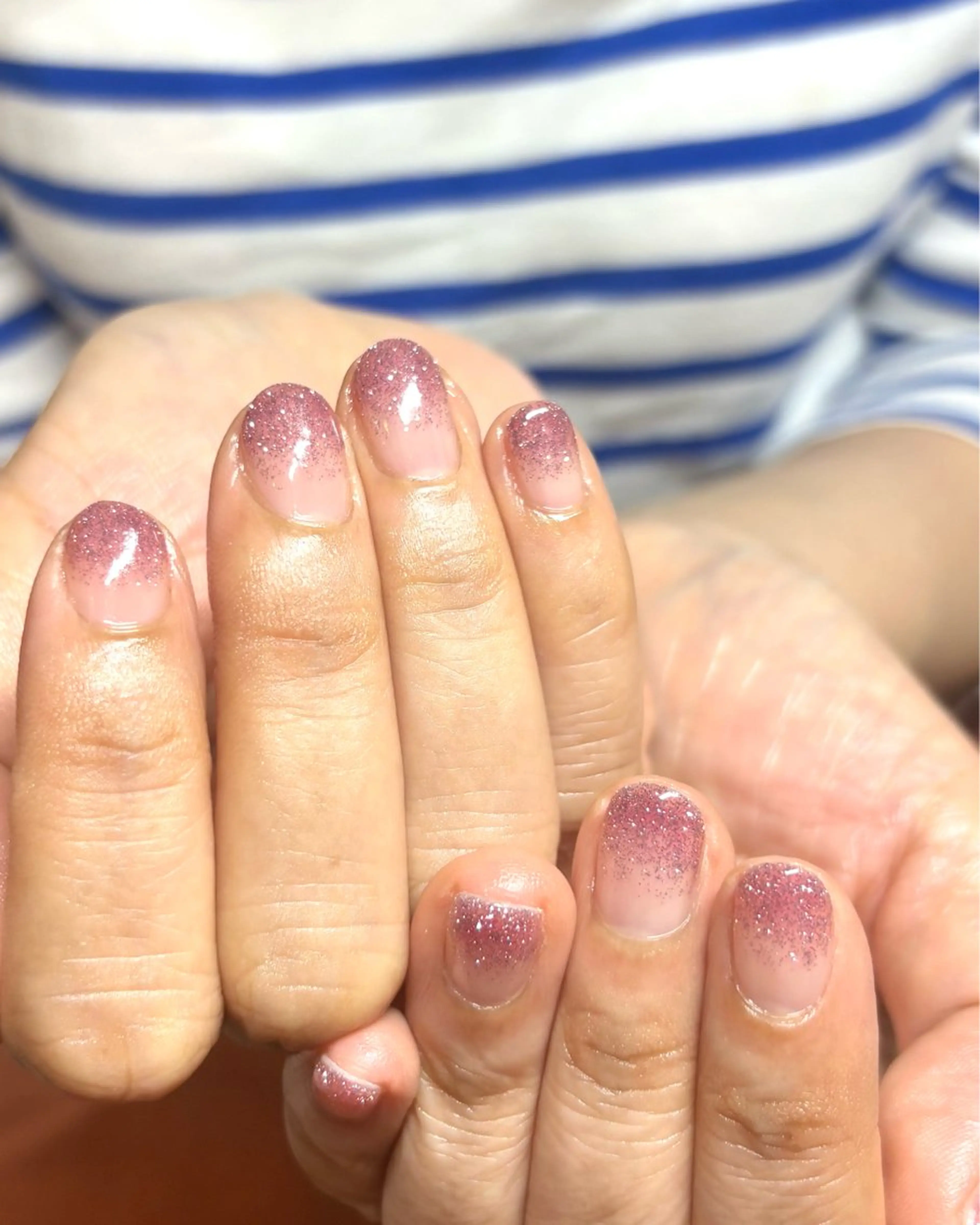 ネイル フラッシュネイル グラデーション ラメ(グリッター) 人見 菜巴（ネイリスト）のネイルデザイン