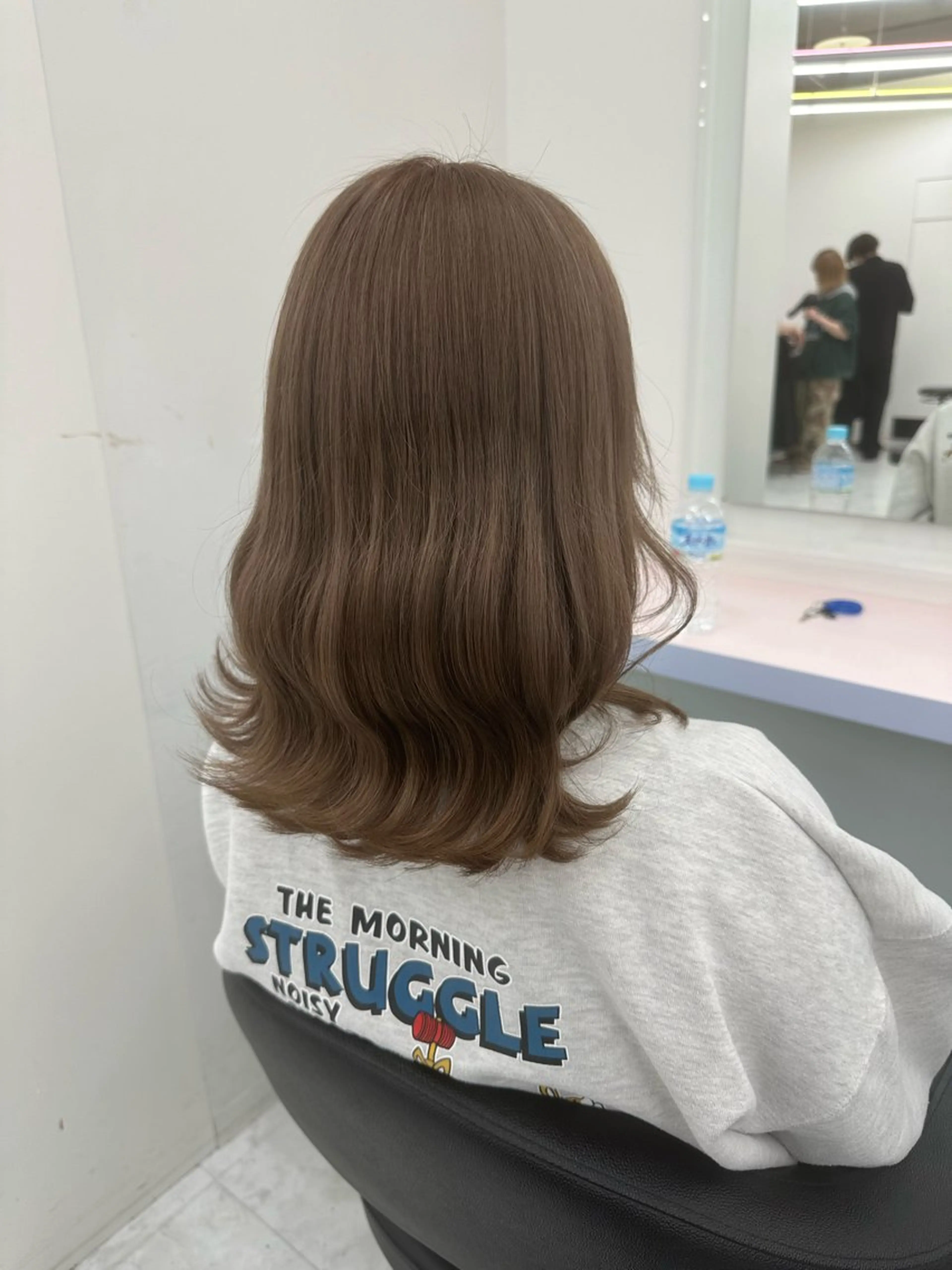 セミロング カラー 🫧ハイトーン🫧 ベージュ🫧徹哉のヘアスタイル