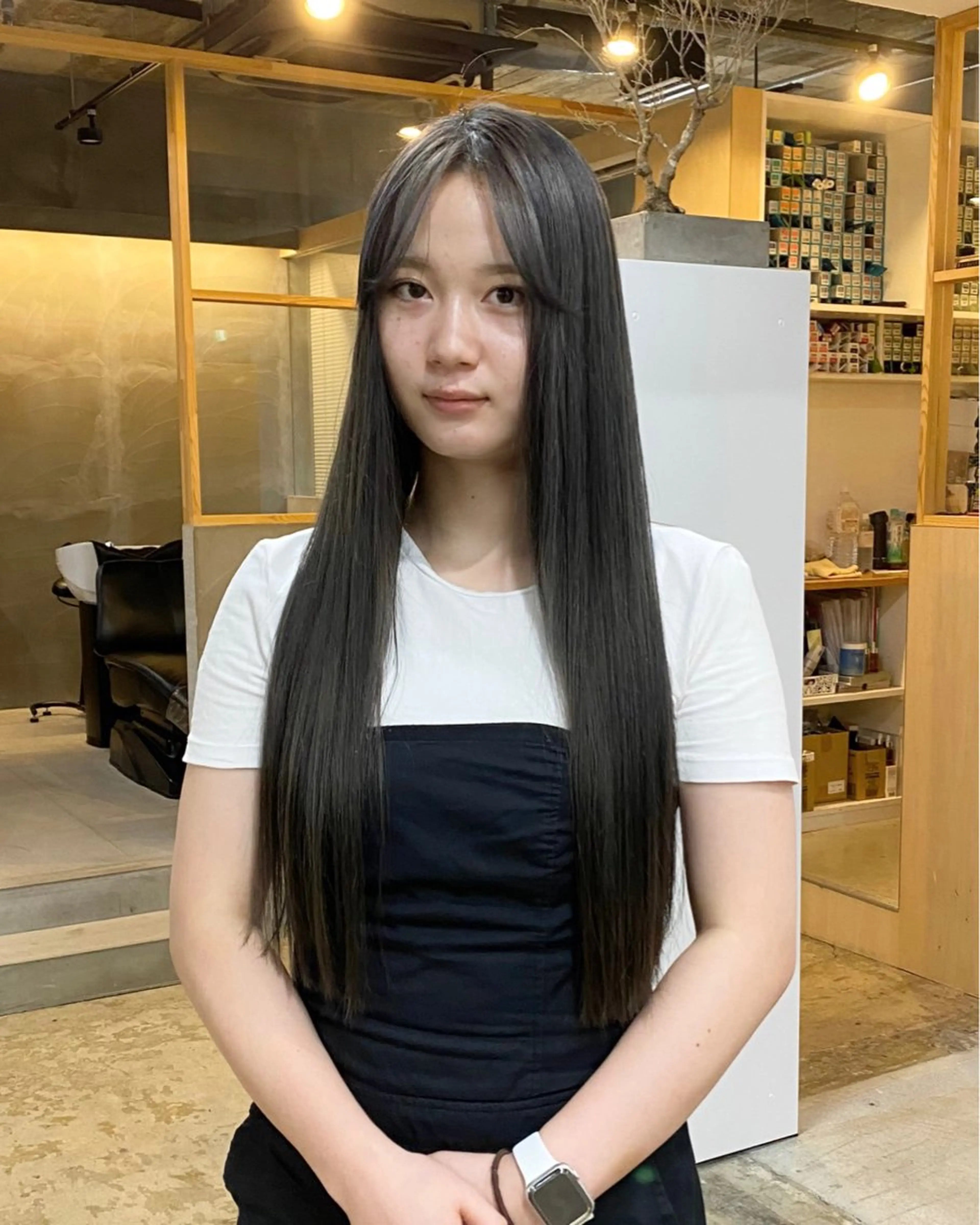 ロング 茜璃/ブリーチカラー /レイヤーカットのヘアスタイル