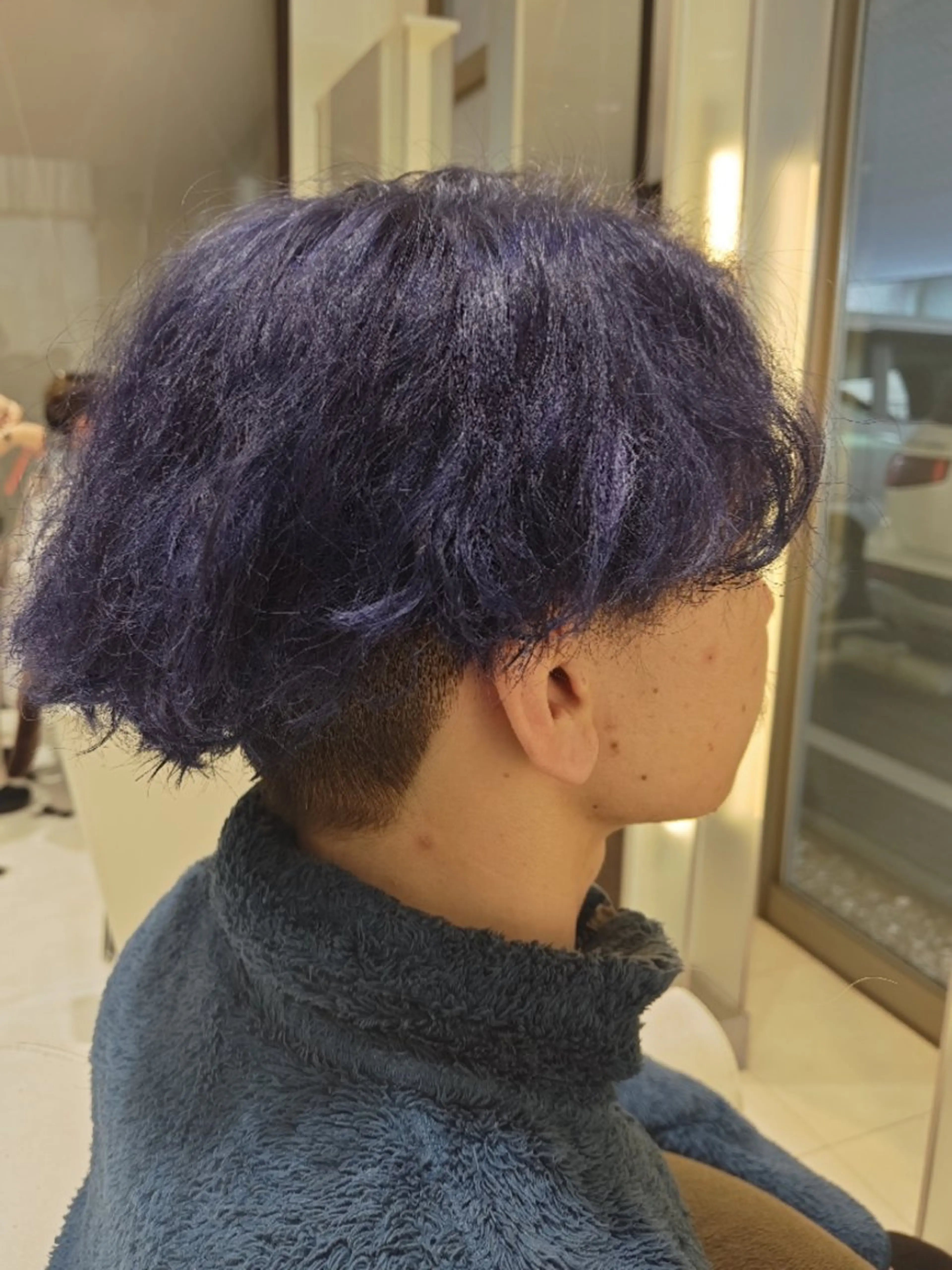 カラー ブリーチ ブルーカラー ネイビーカラー ブルーテーフ所属・ブルーテーフ西 凪沙のヘアスタイル