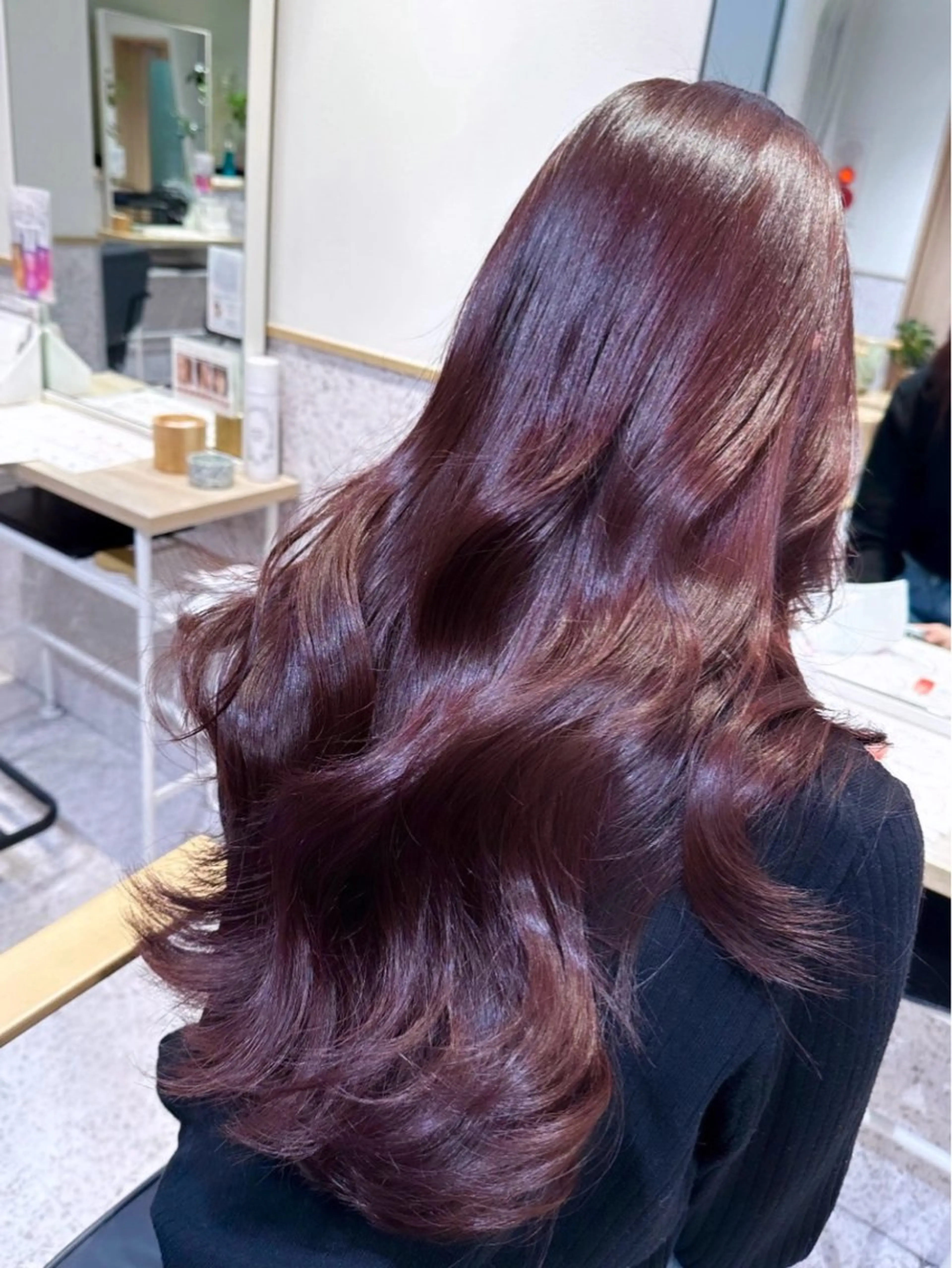 カラー ブリーチ ダブルカラー イヤリングカラー ハイライトカラー ハイトーンカラー トリートメント ハイトーン/艶カラー 🫧 ユイナのヘアスタイル