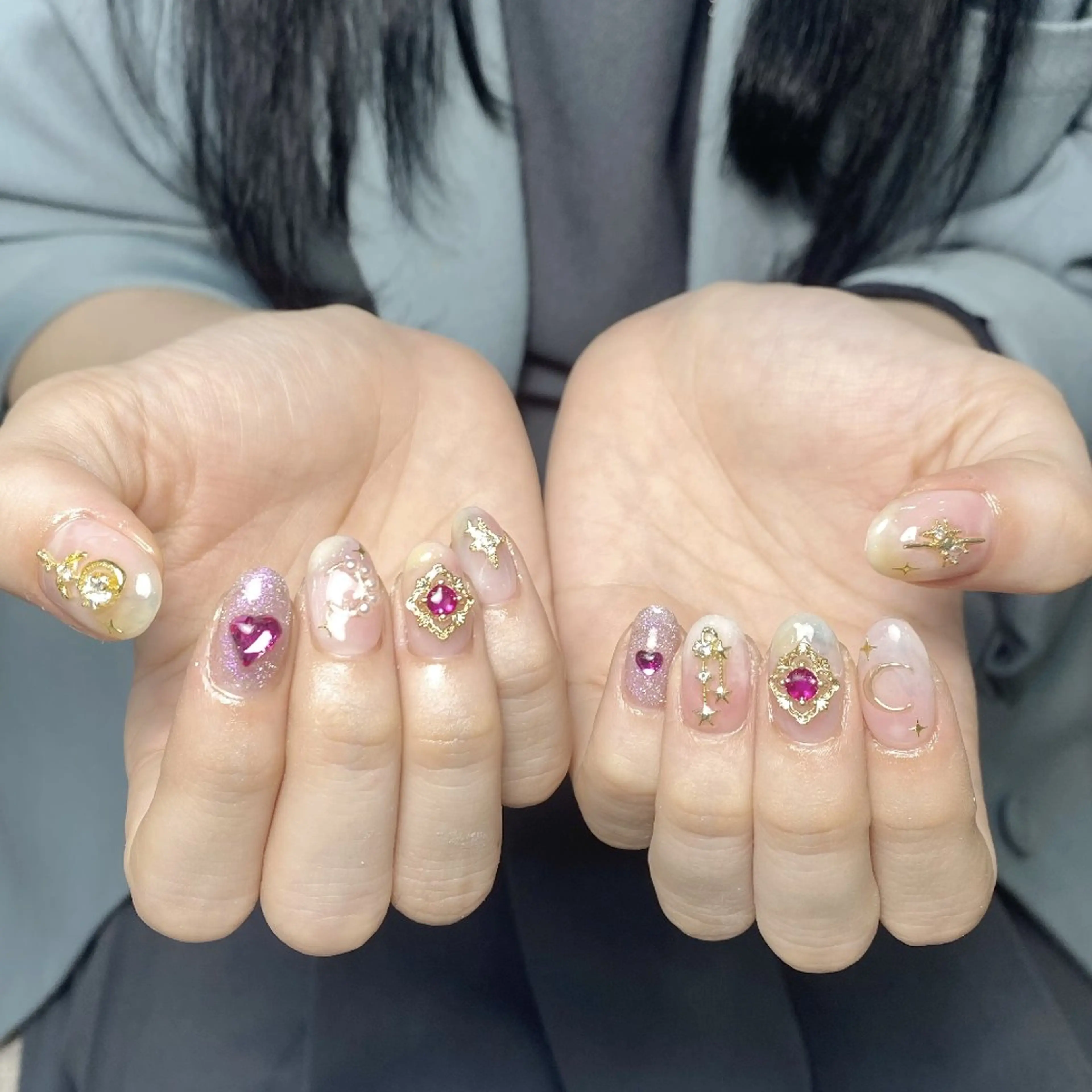 ネイル チークネイル フレンチネイル ジェルネイル ガラスフレンチ キラキラネイル ハンドネイル UM Nail Salonのネイルデザイン