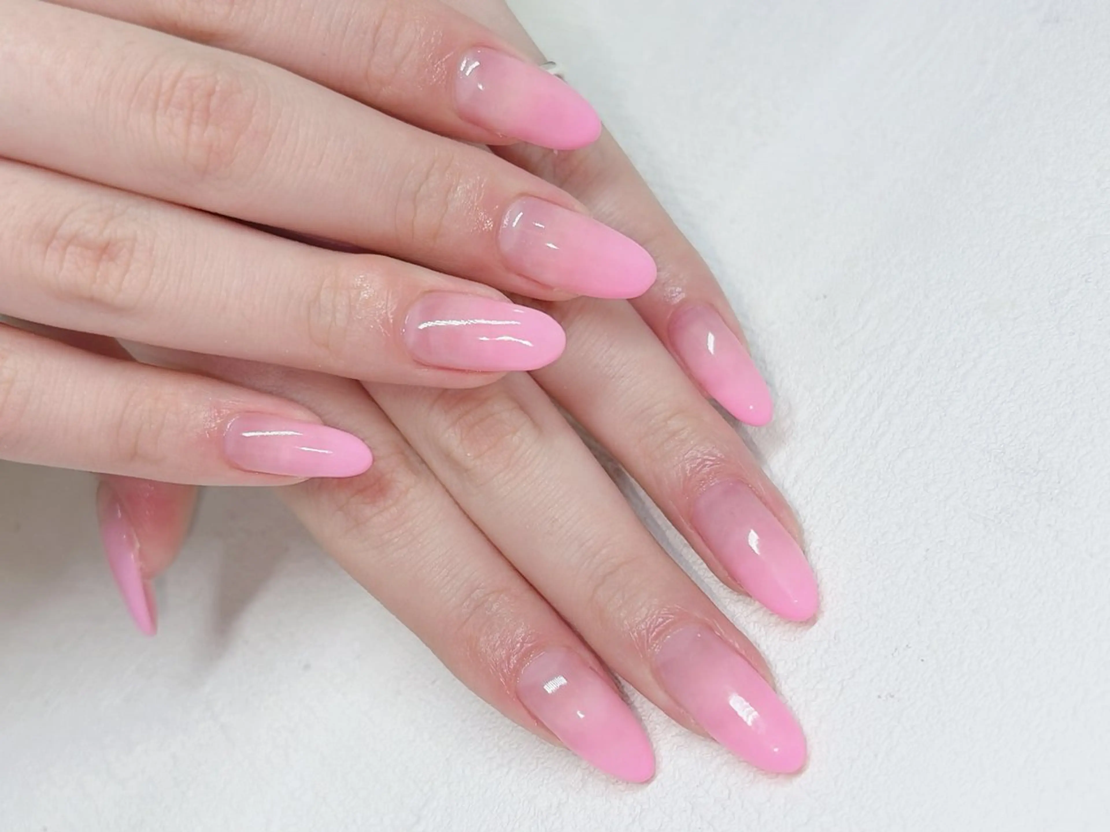 ネイル グラデーション †❤︎派手/クール/ Ayana🐺のネイルデザイン