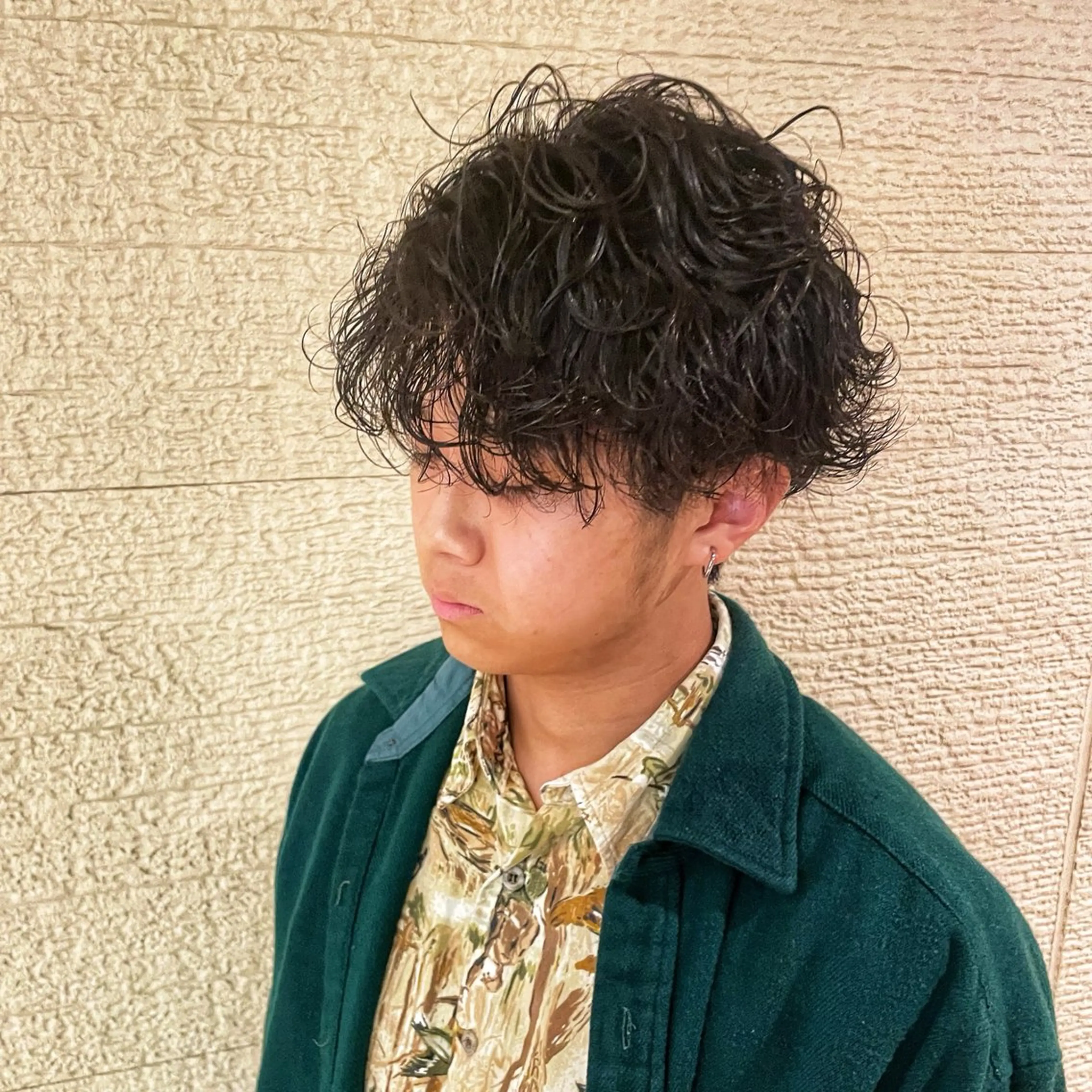 ショート パーマ メンズ メンズパーマ メンズツイストパーマ ツイストスパイラルパーマ 波巻きパーマ ニュアンスパーマ パーマ メンズヘア特化 崎田 成人のヘアスタイル