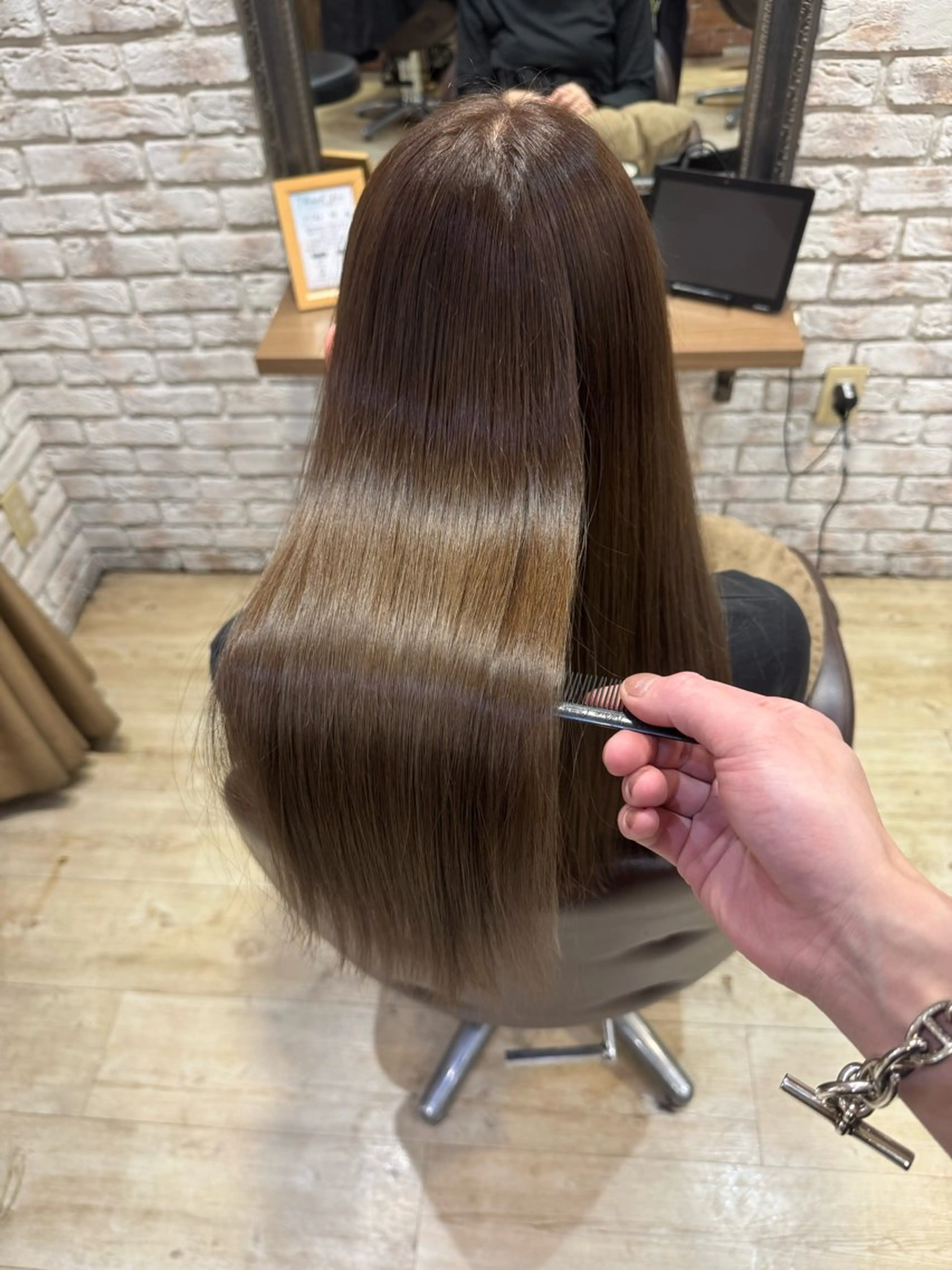 ロング トリートメント 酸熱トリートメント カット ヘアカラー トリートメント 古川 流久のヘアスタイル