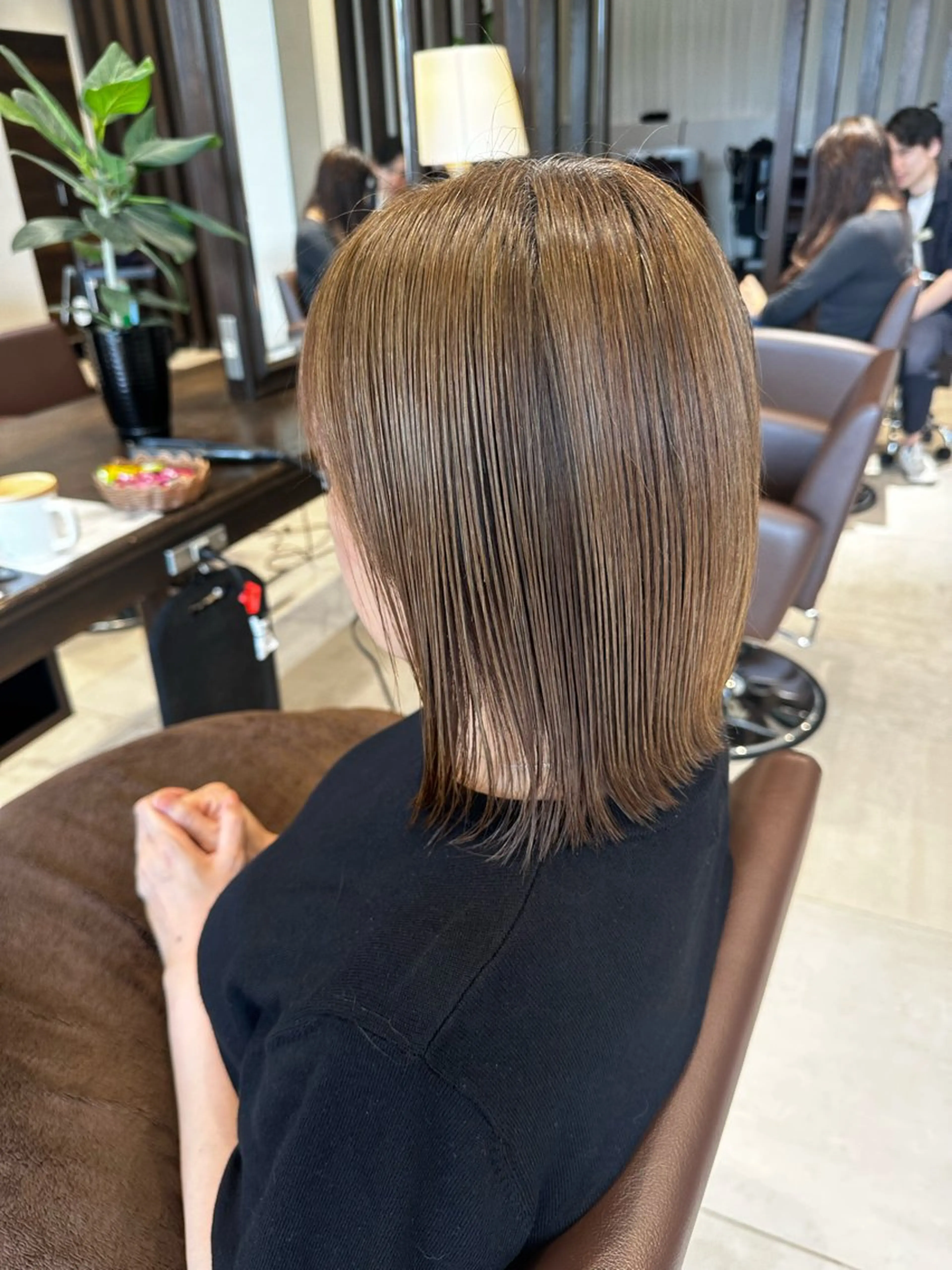 ミディアム 縮毛矯正 荒木 郁実のヘアスタイル