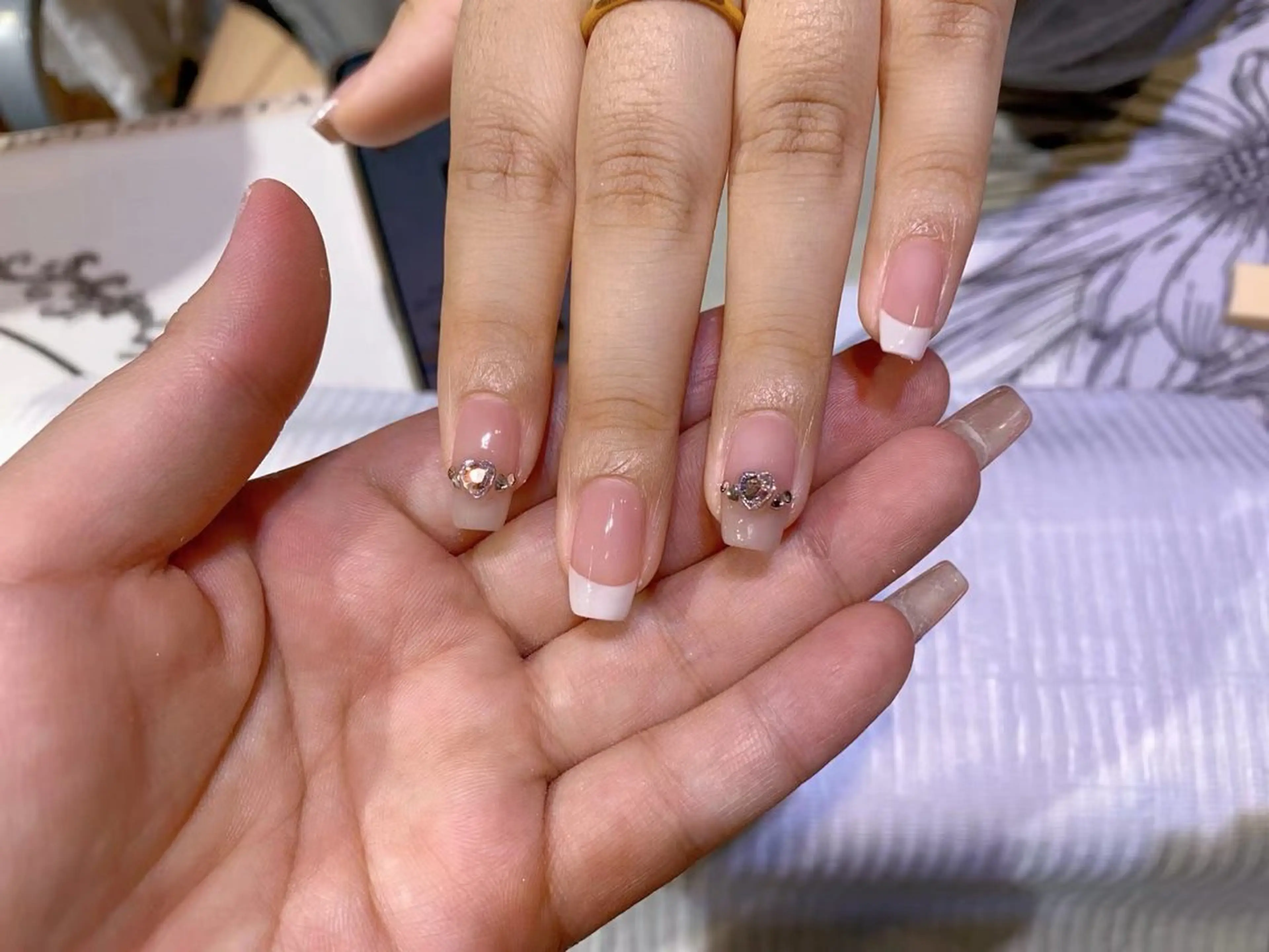 ネイル アートネイル オーロラネイル クリアネイル 長さ出し フレンチネイル 神本 嵐のネイルデザイン